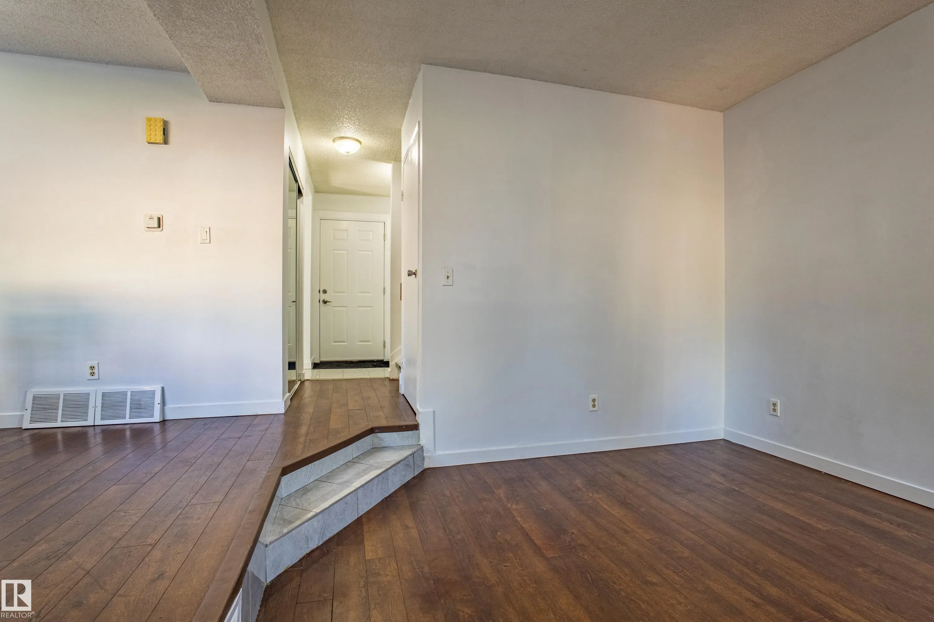 #37 3812 20 Avenue