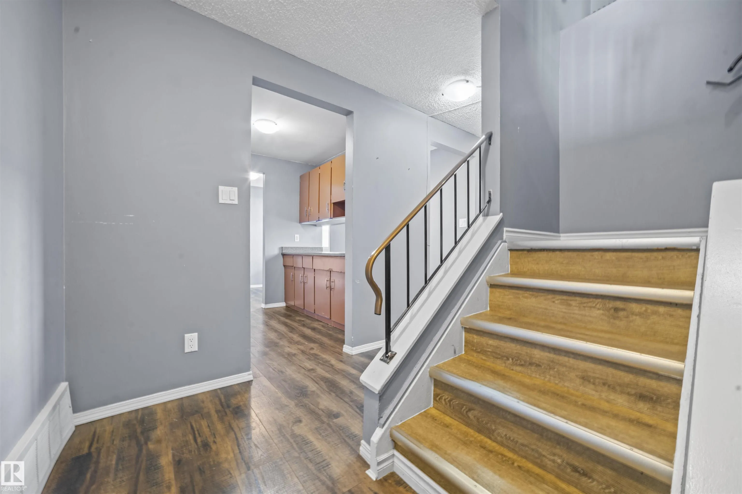 255 LANCASTER Terrace