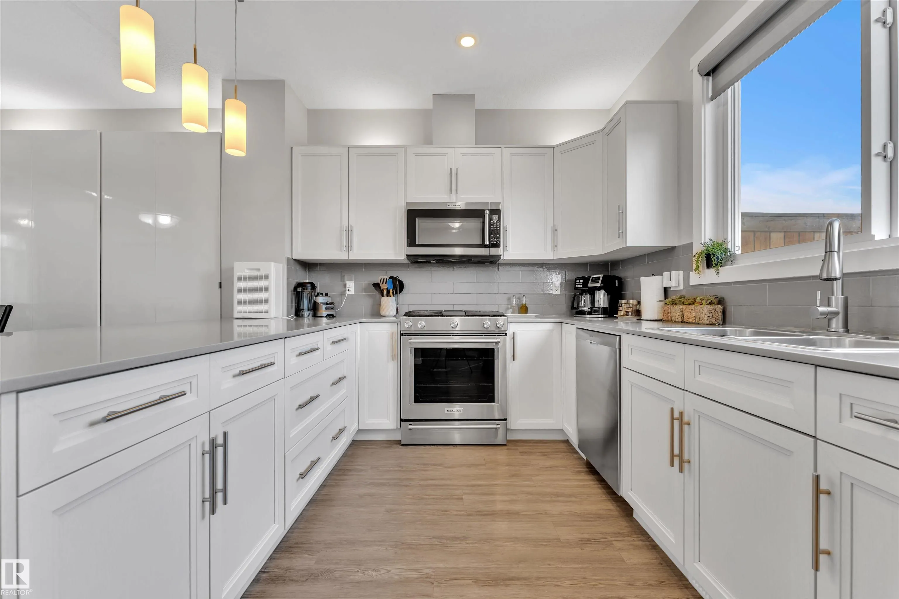 2637 MAPLE Way