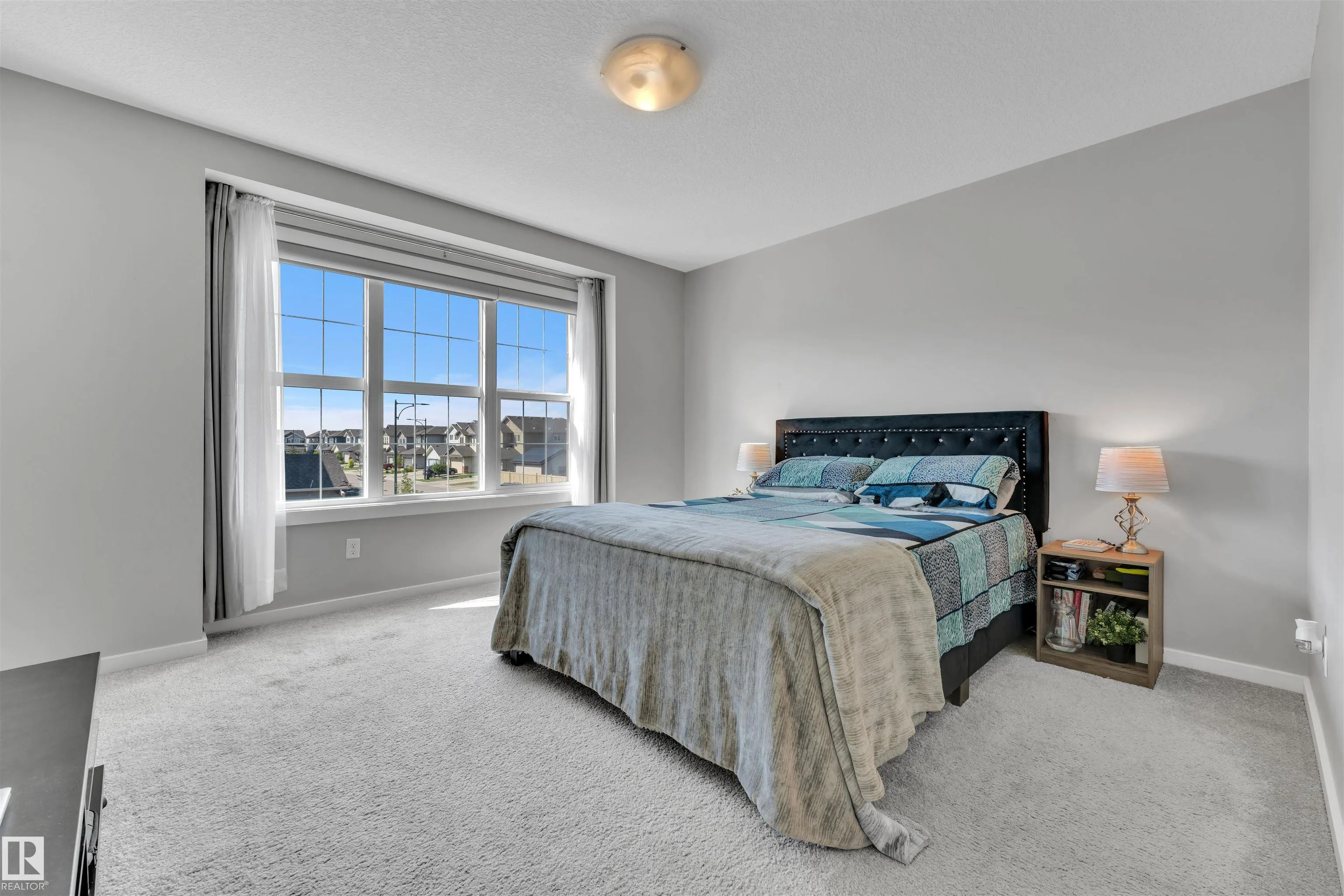 2637 MAPLE Way