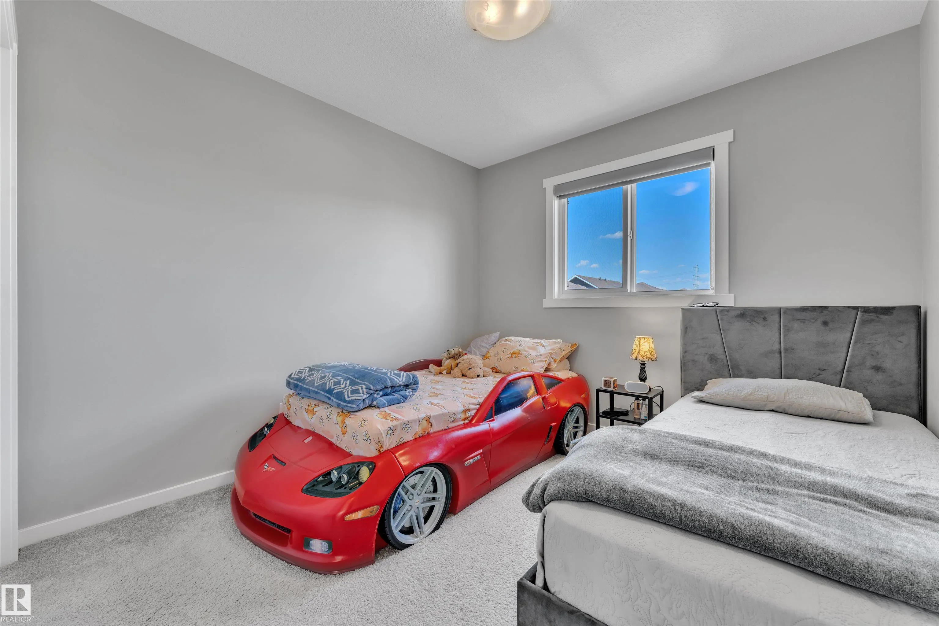 2637 MAPLE Way