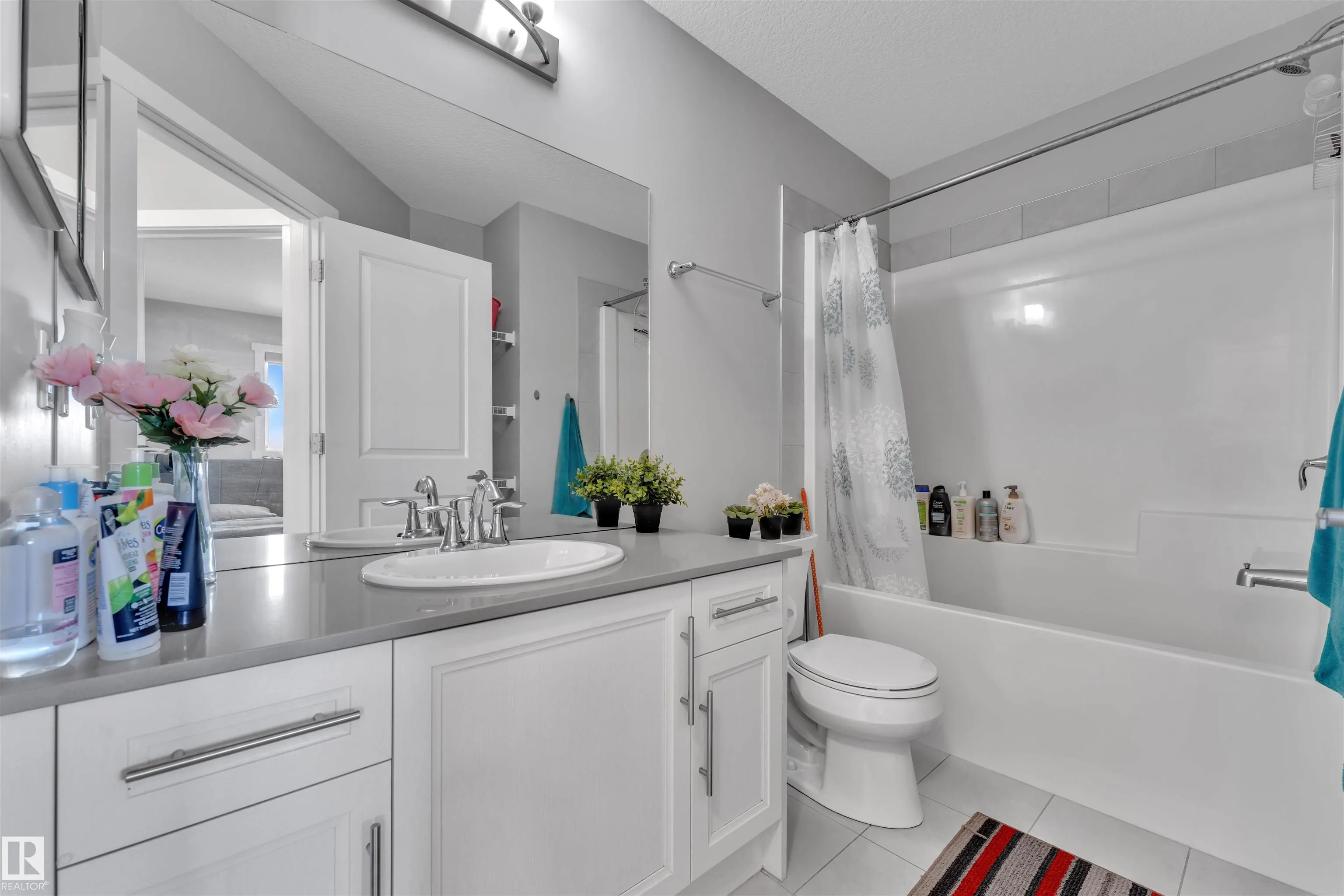 2637 MAPLE Way