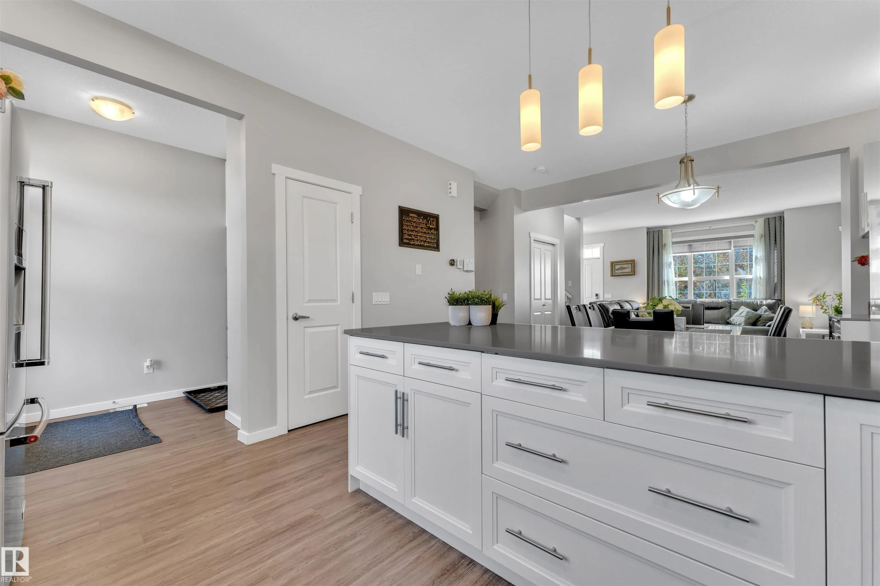 2637 MAPLE Way