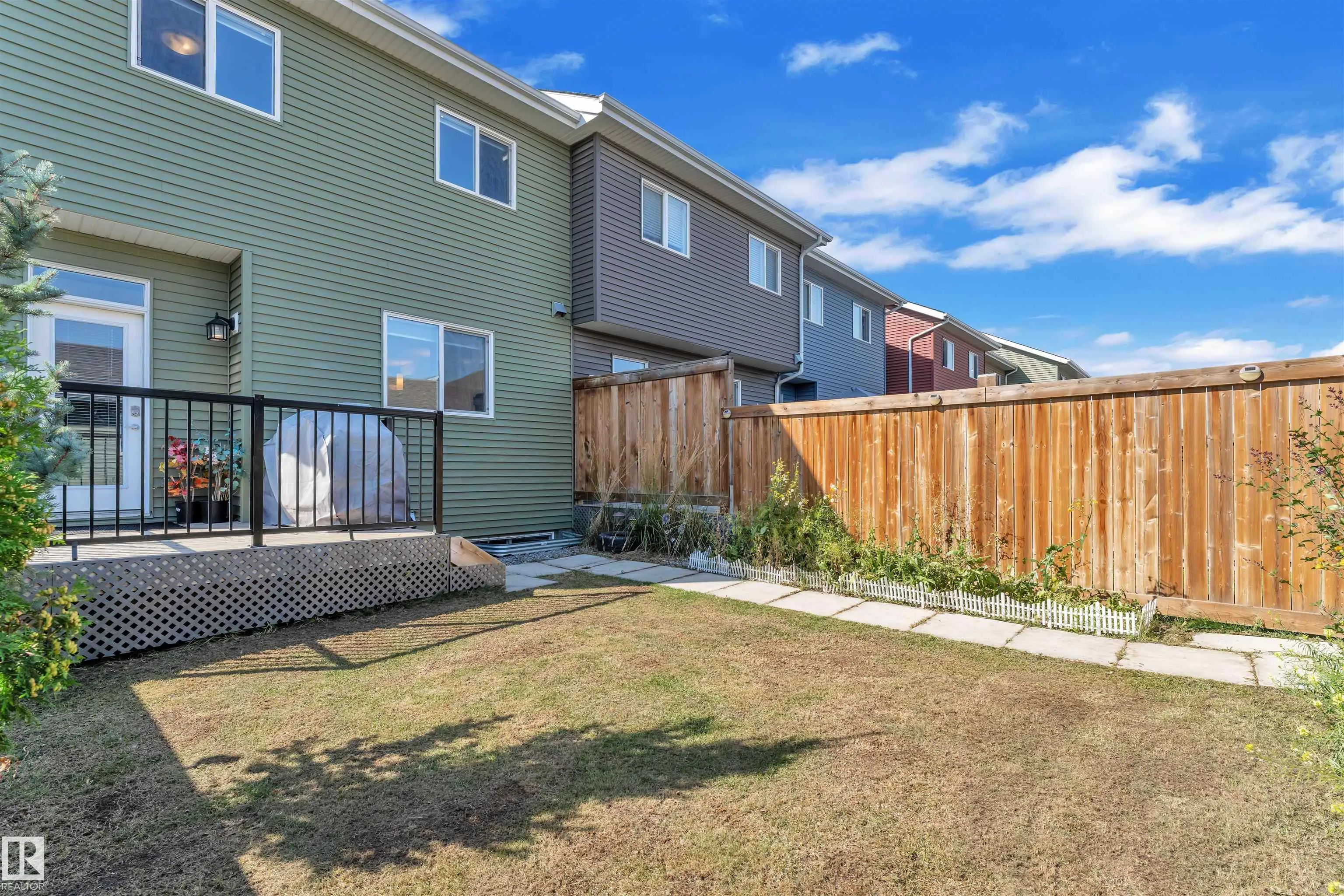 2637 MAPLE Way