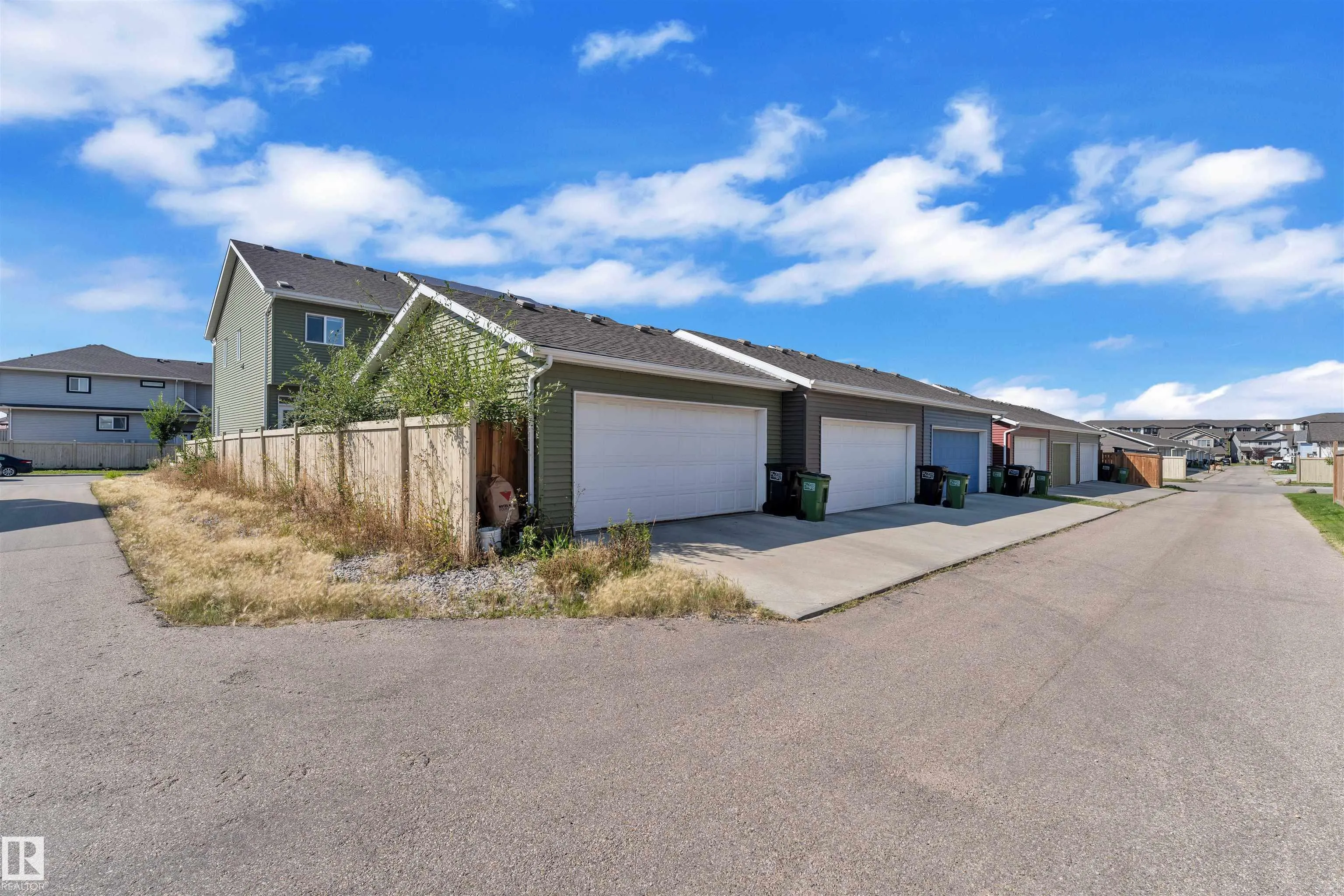 2637 MAPLE Way