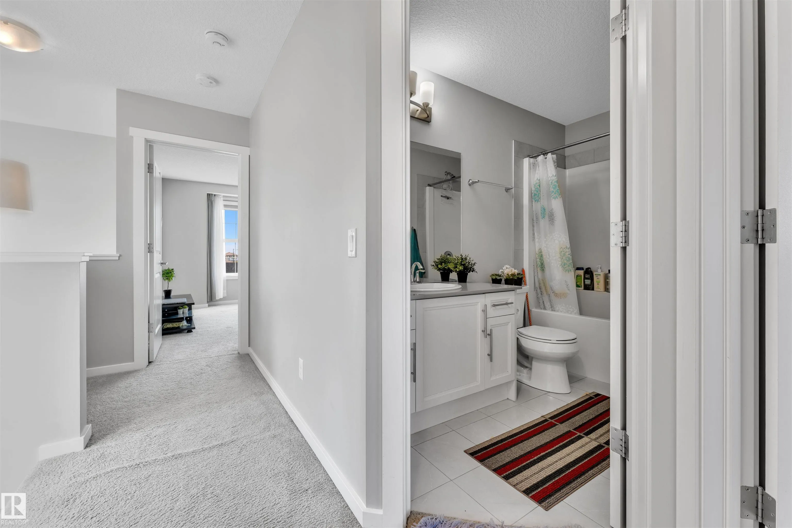 2637 MAPLE Way