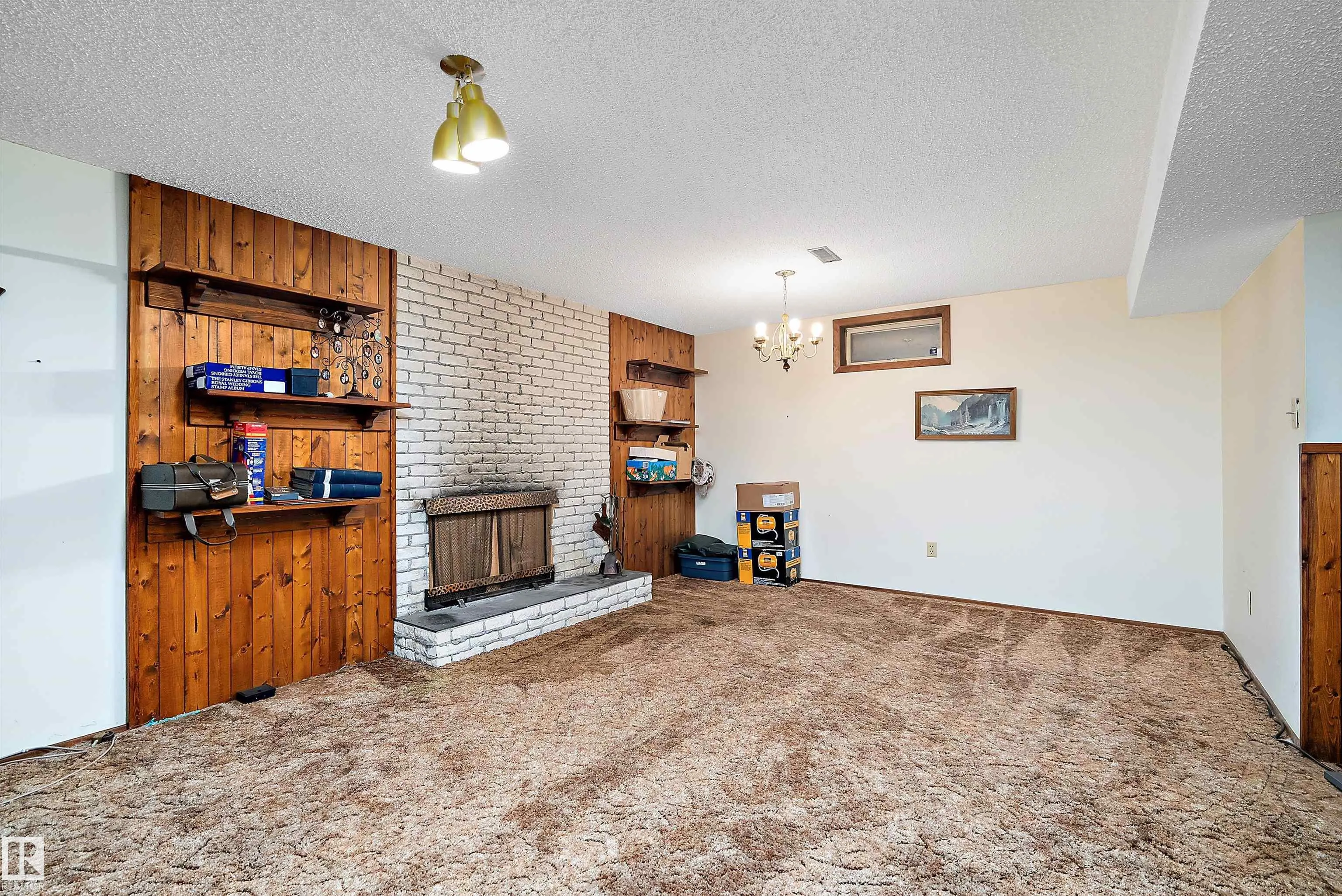4 APACHE Crescent