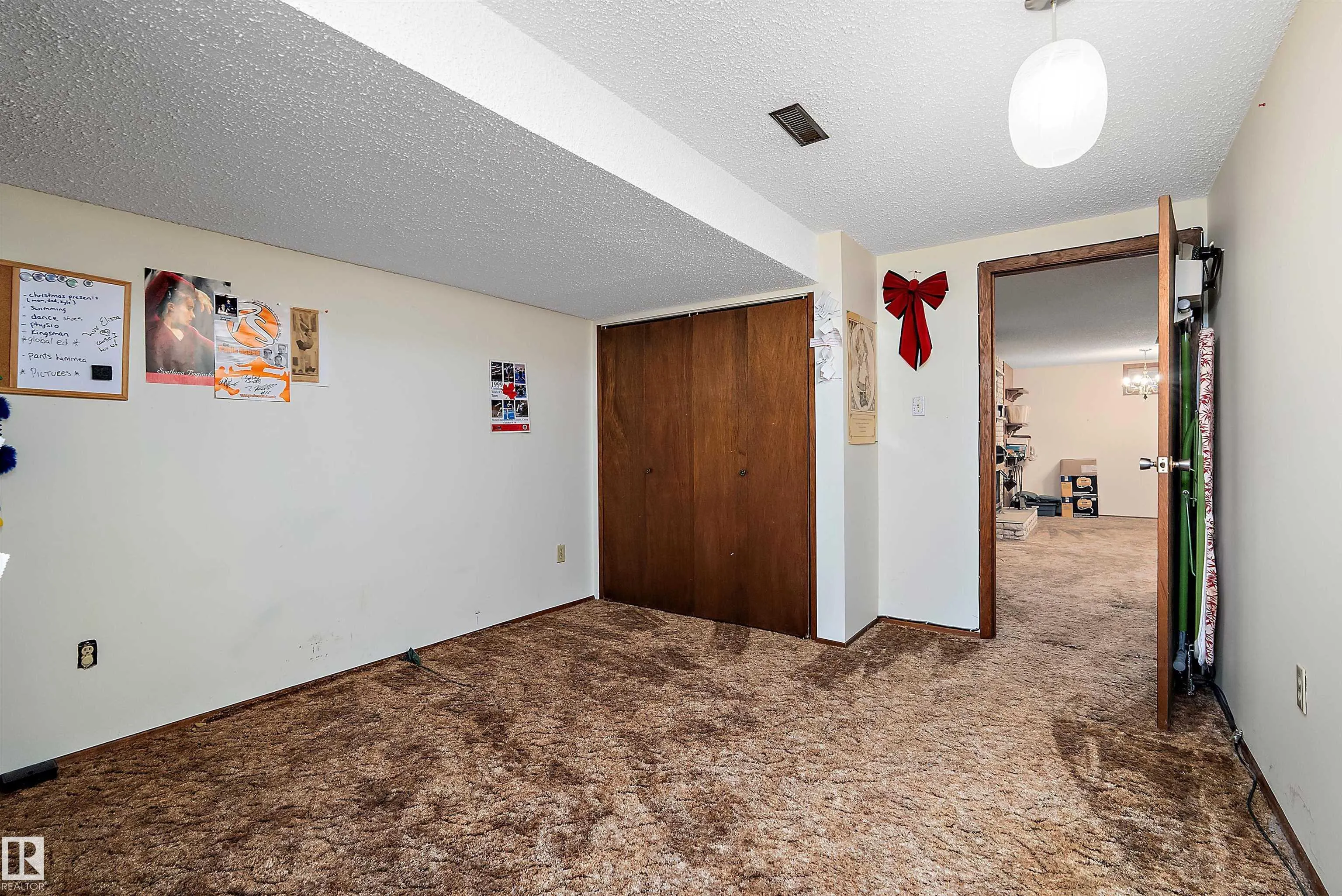 4 APACHE Crescent