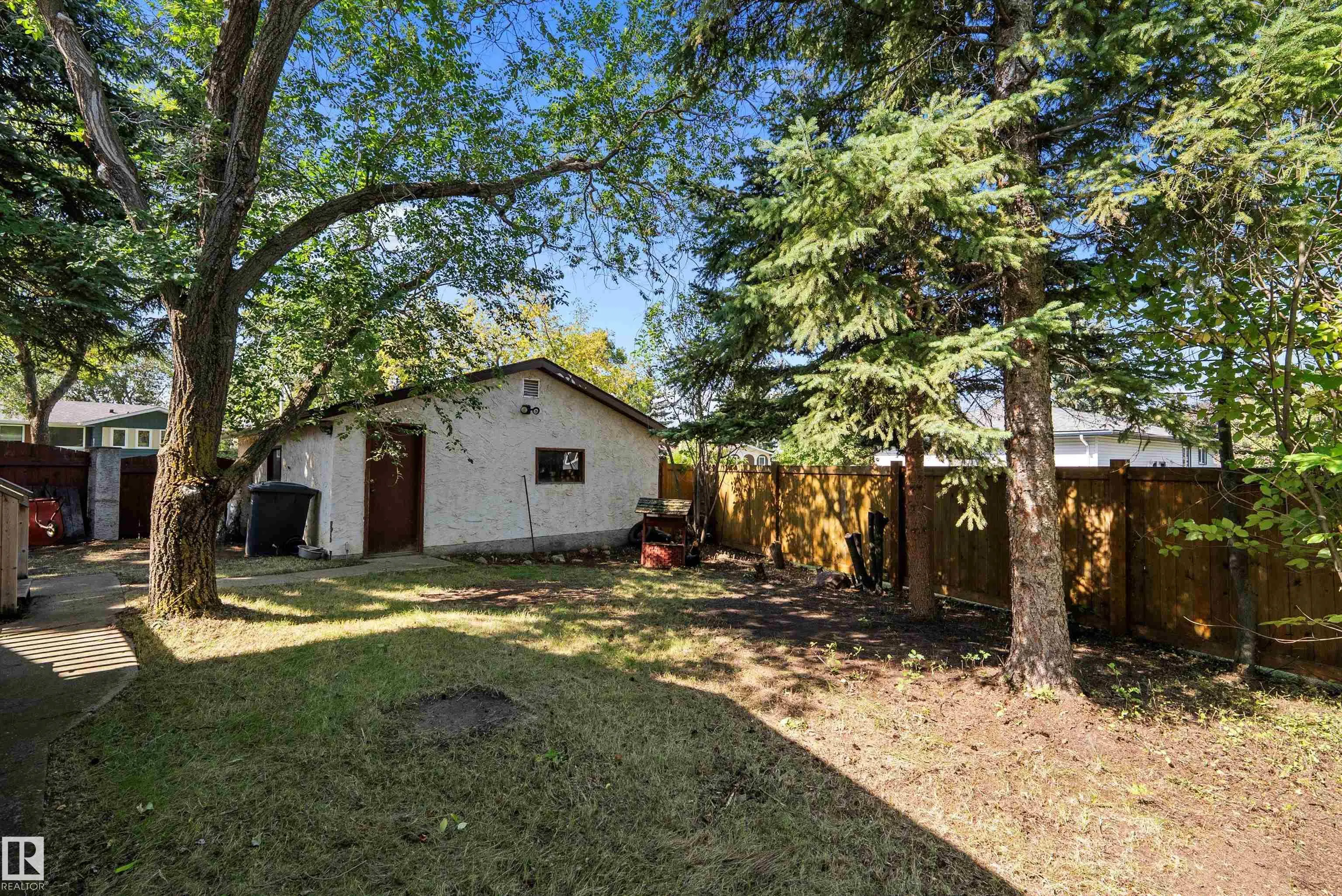 4 APACHE Crescent