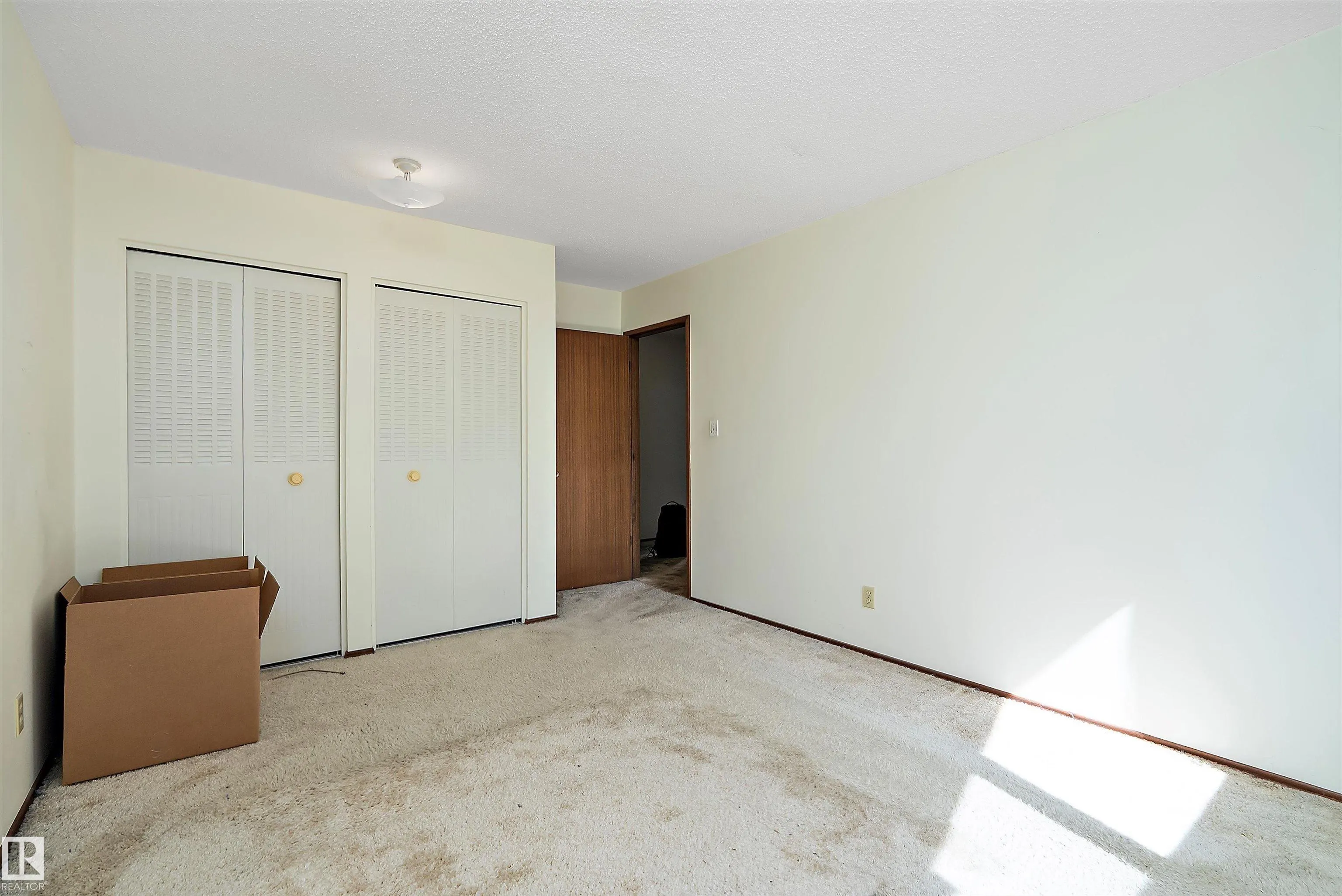4 APACHE Crescent