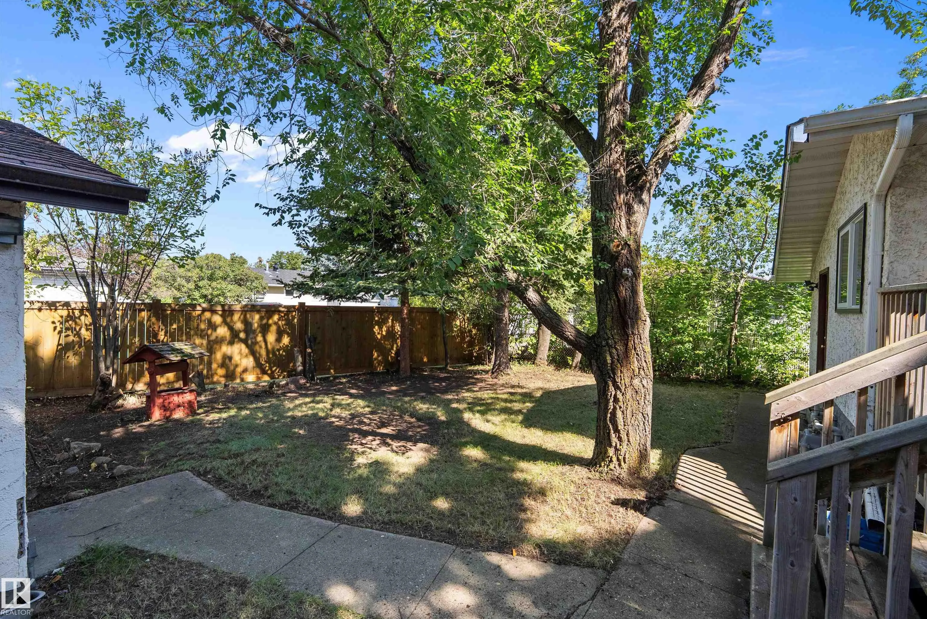 4 APACHE Crescent