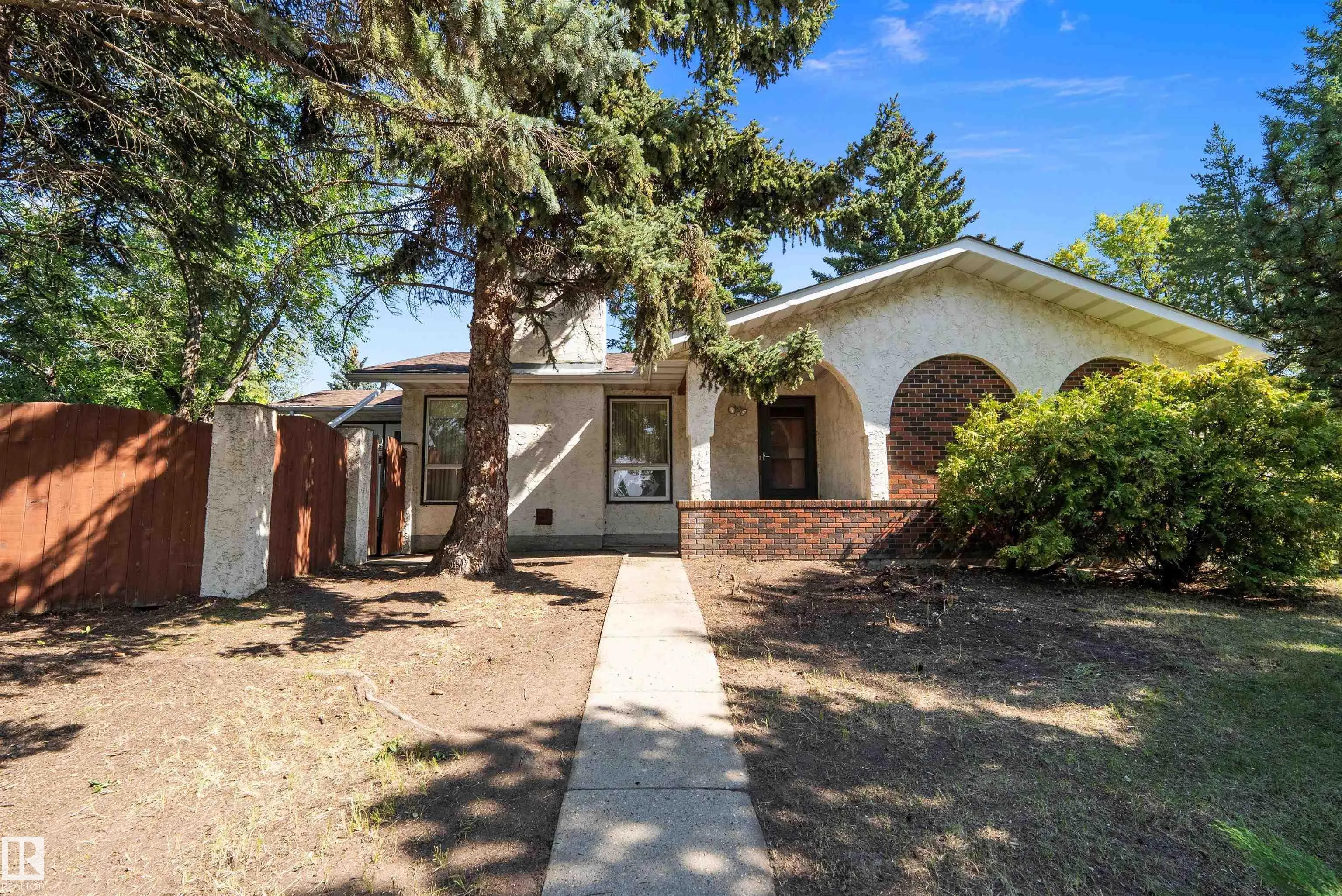 4 APACHE Crescent