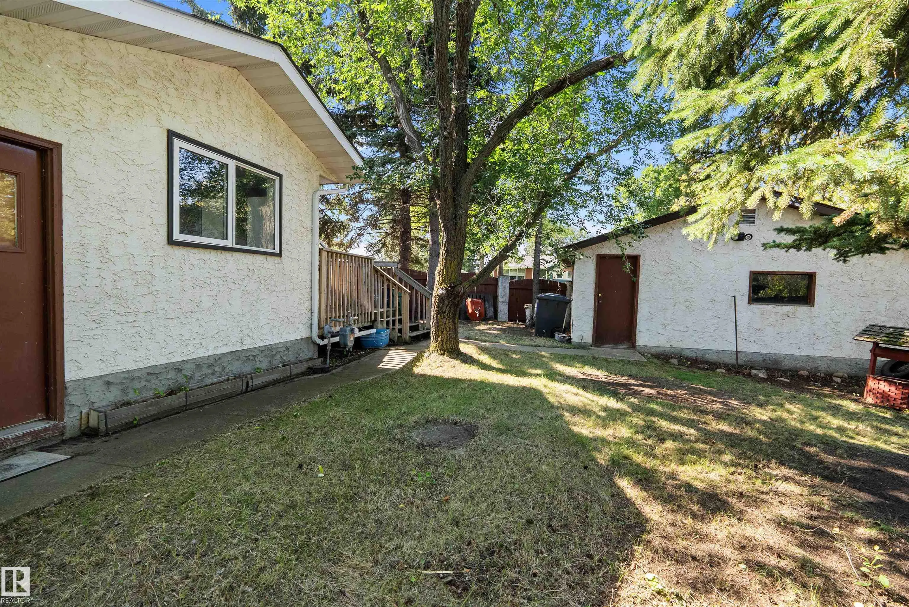 4 APACHE Crescent