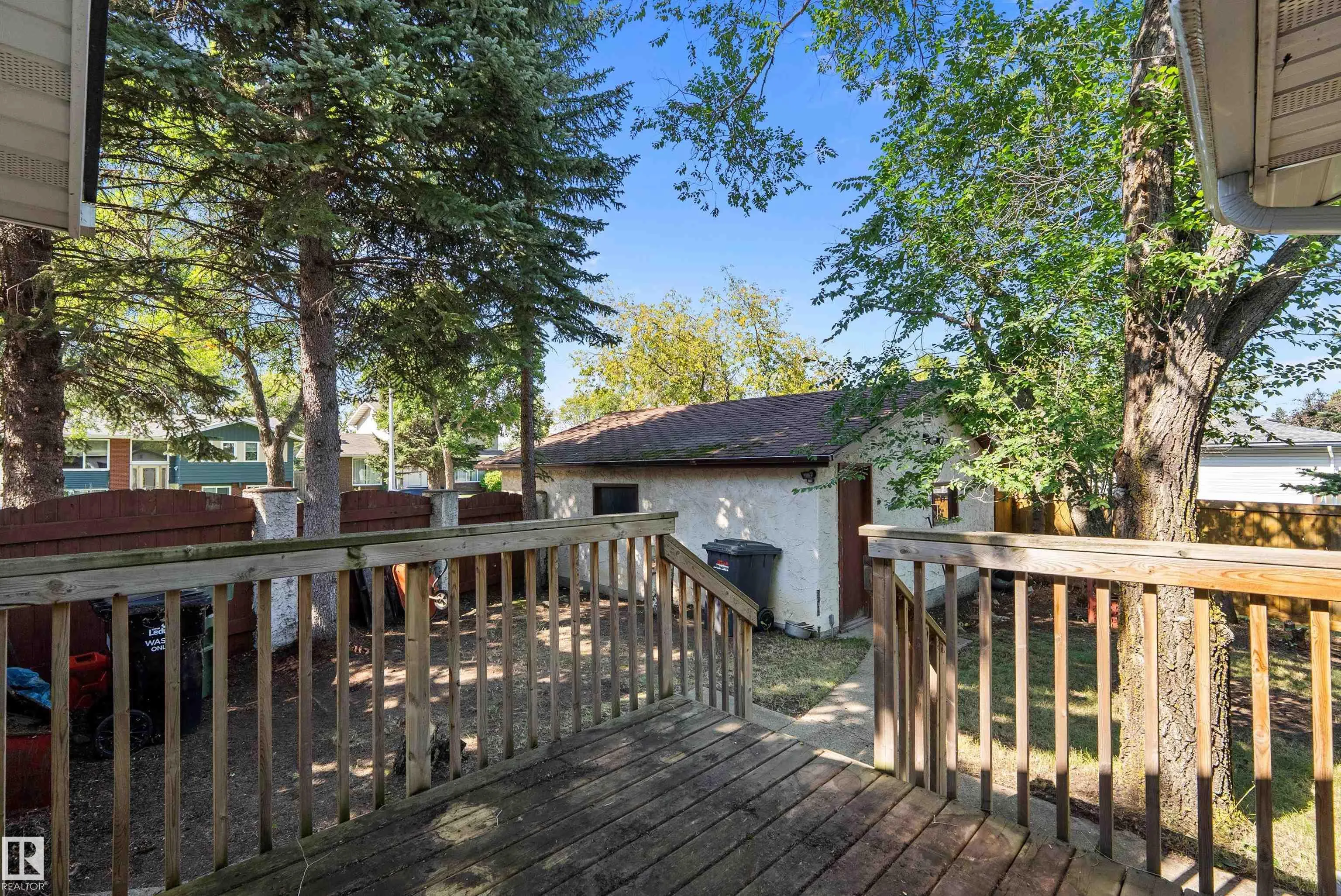 4 APACHE Crescent