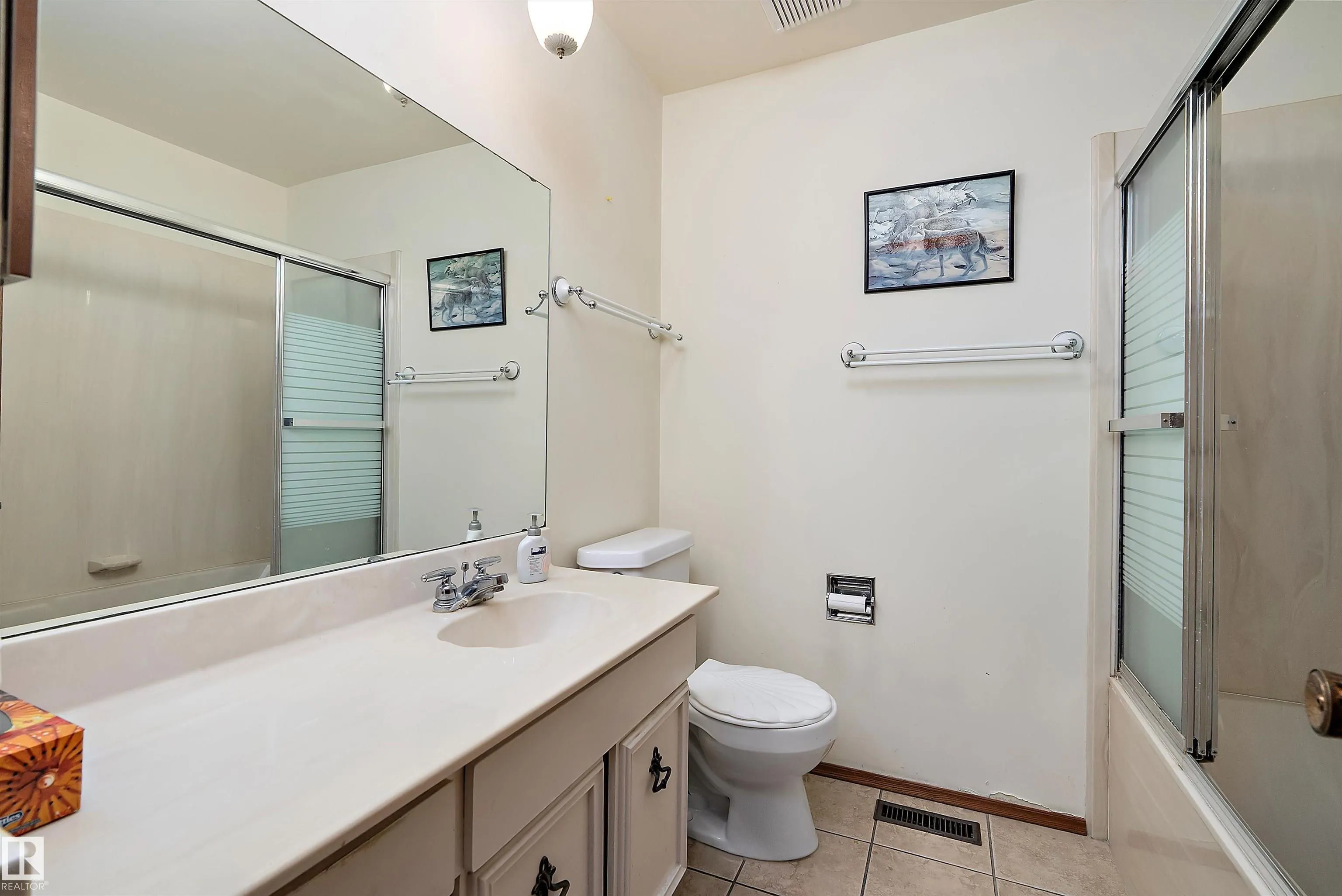 4 APACHE Crescent