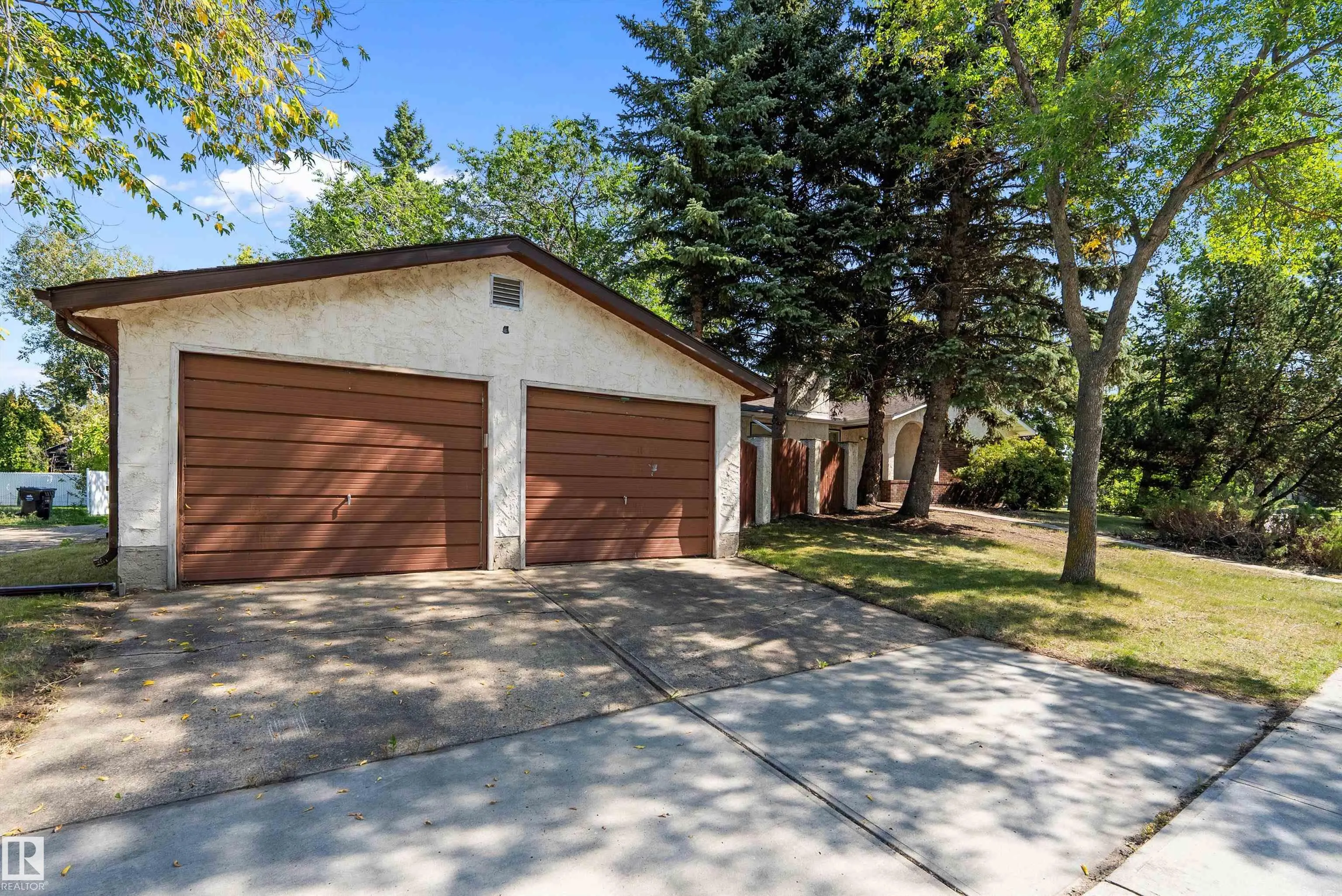 4 APACHE Crescent