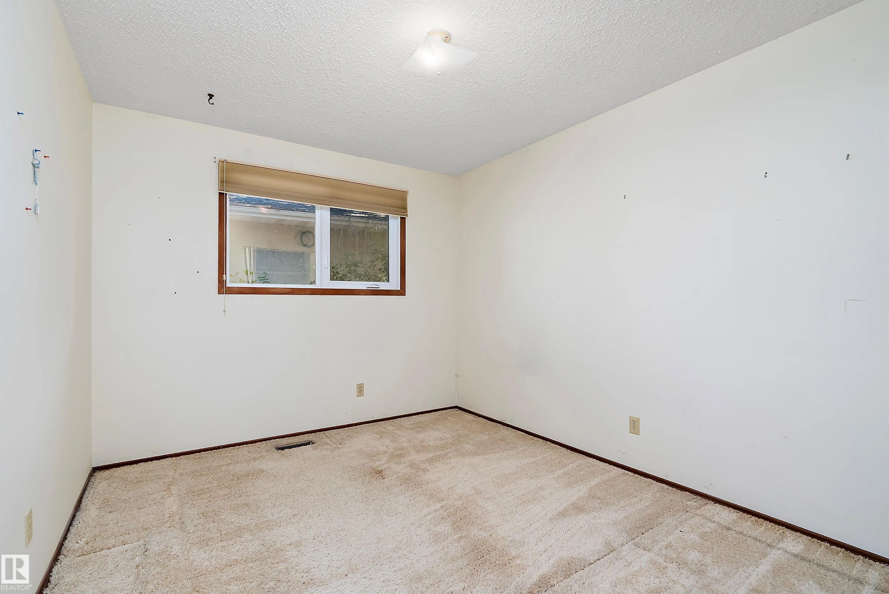 4 APACHE Crescent