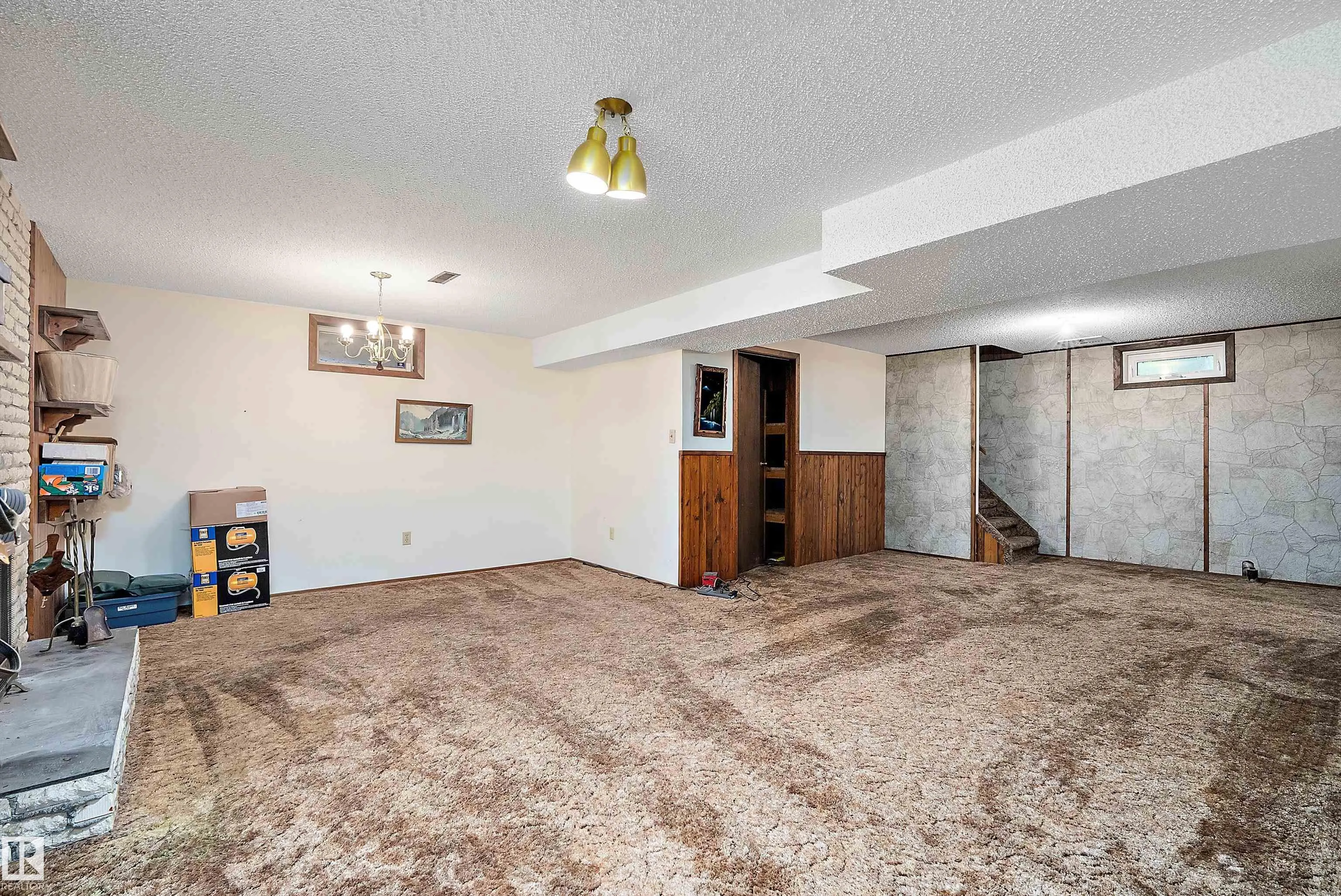 4 APACHE Crescent