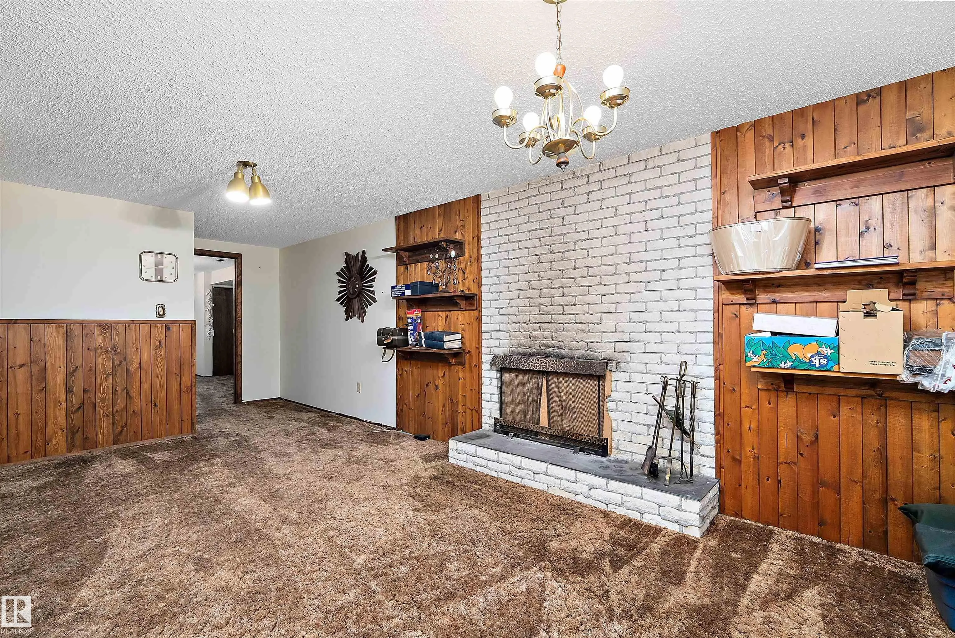 4 APACHE Crescent