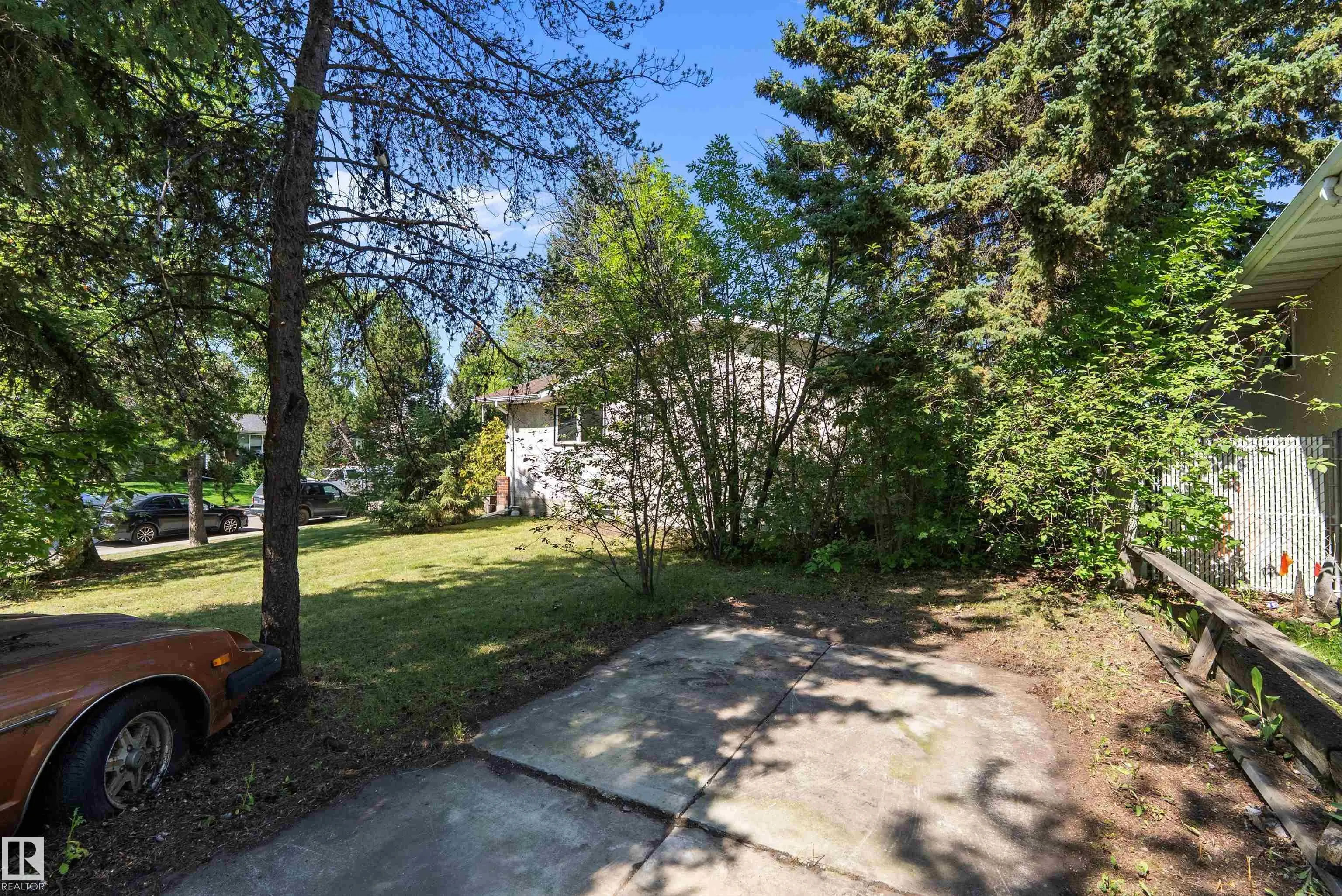 4 APACHE Crescent