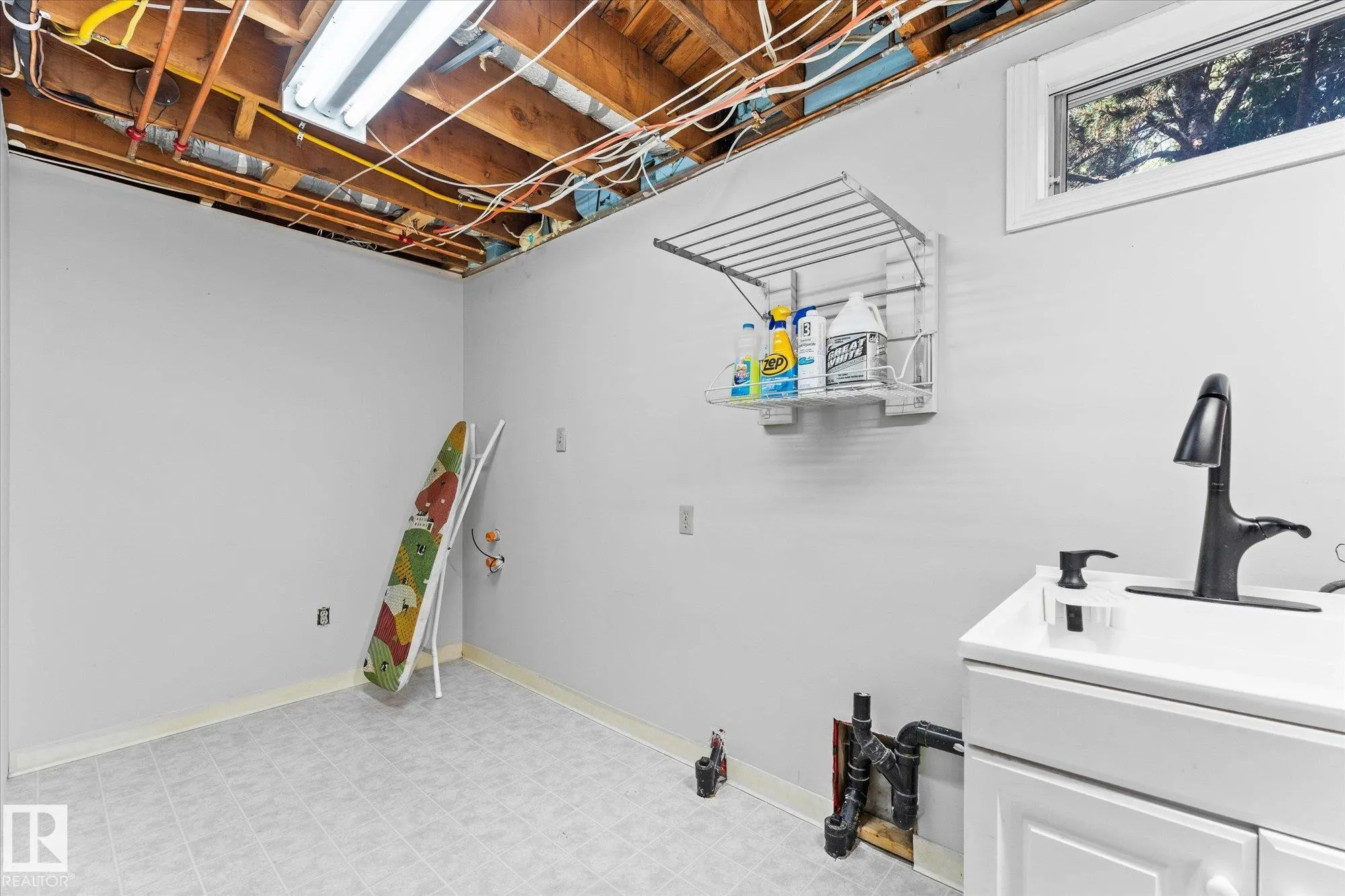 9945 82 Street
