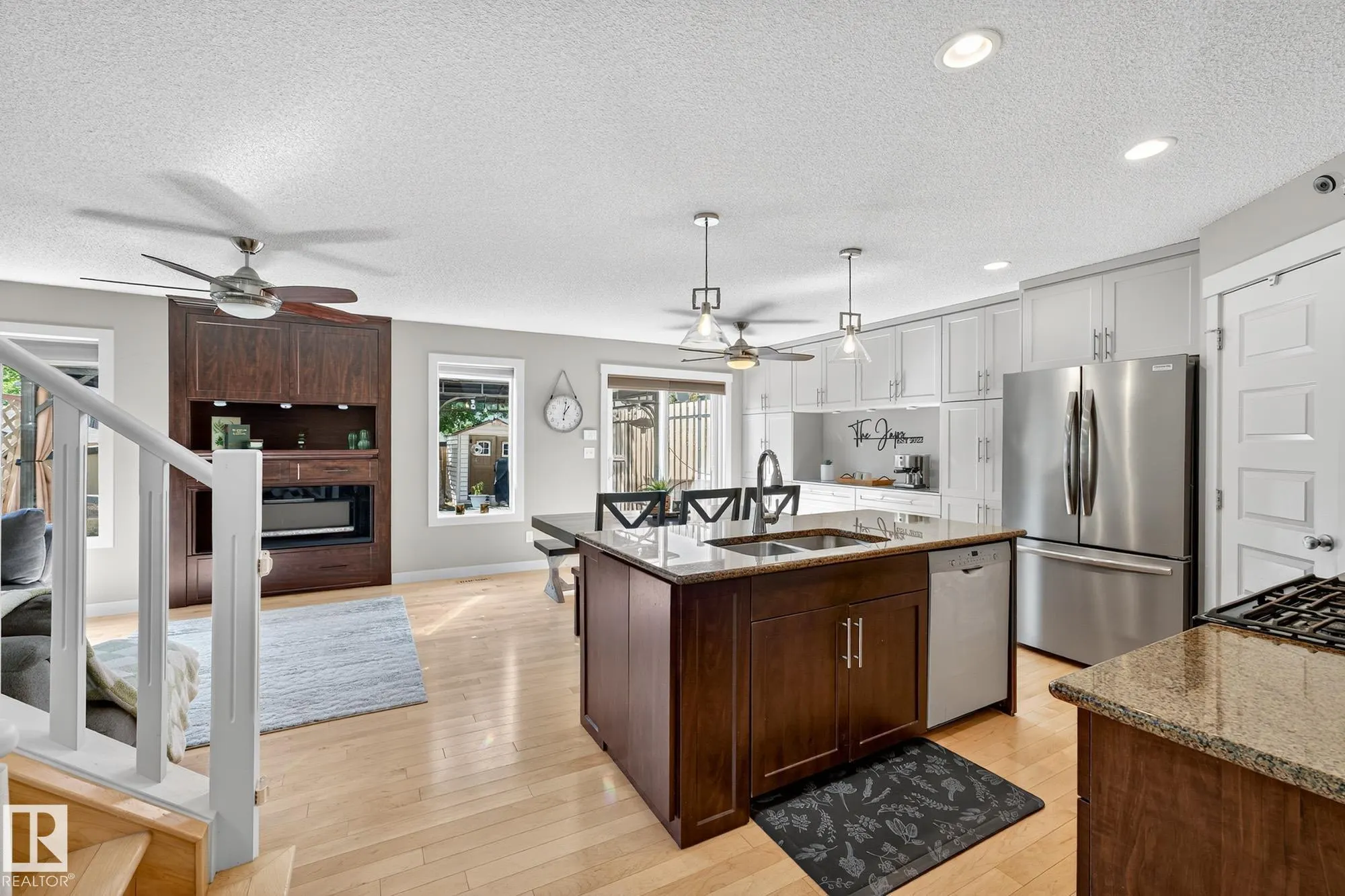 45 SUNTERRA Way