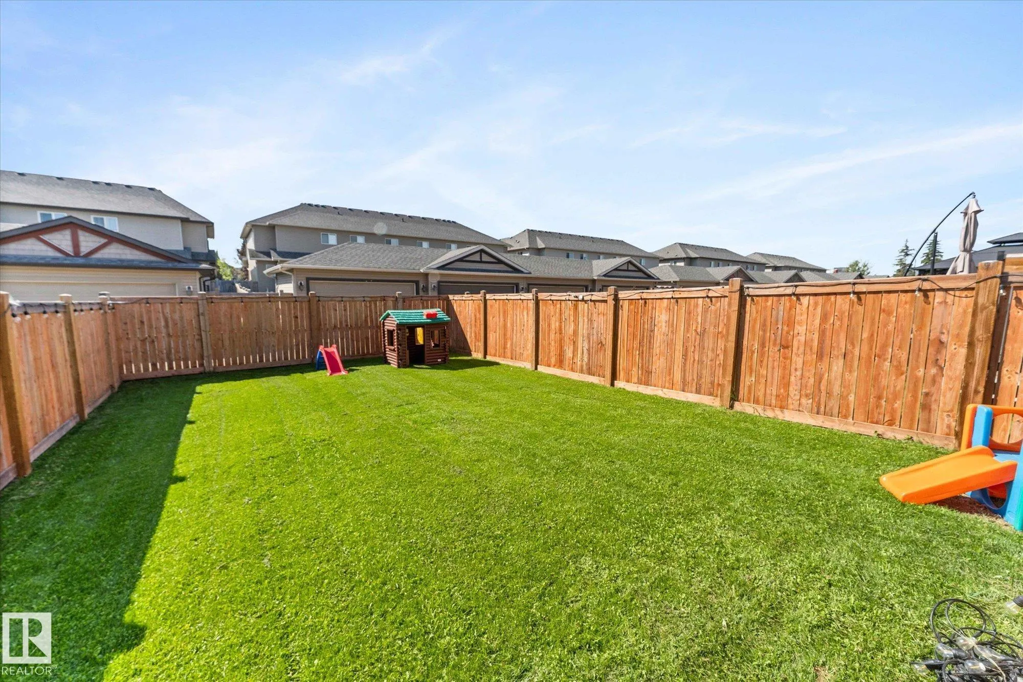 17 MEADOWLAND Crescent