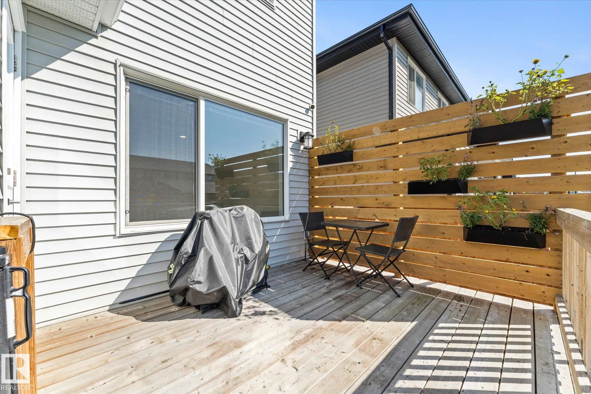 17 MEADOWLAND Crescent