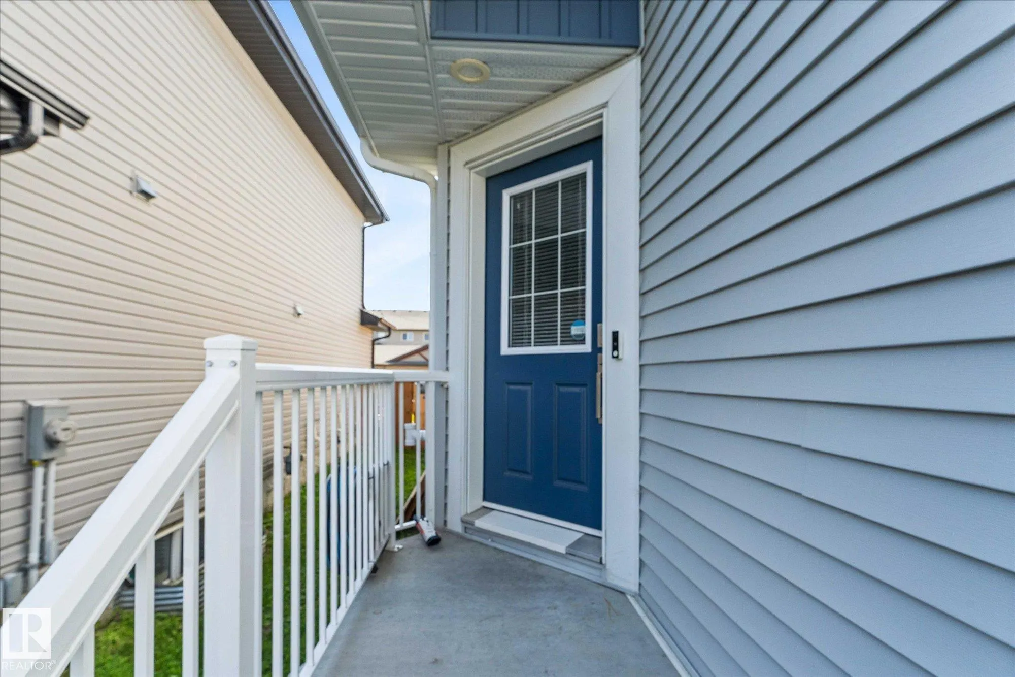 17 MEADOWLAND Crescent