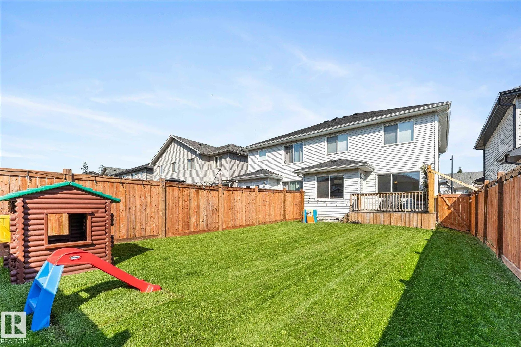 17 MEADOWLAND Crescent