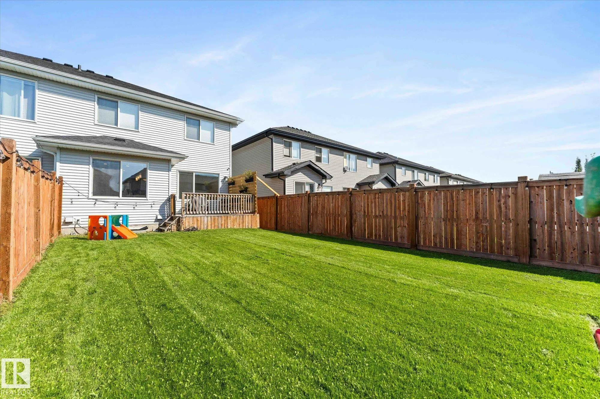 17 MEADOWLAND Crescent