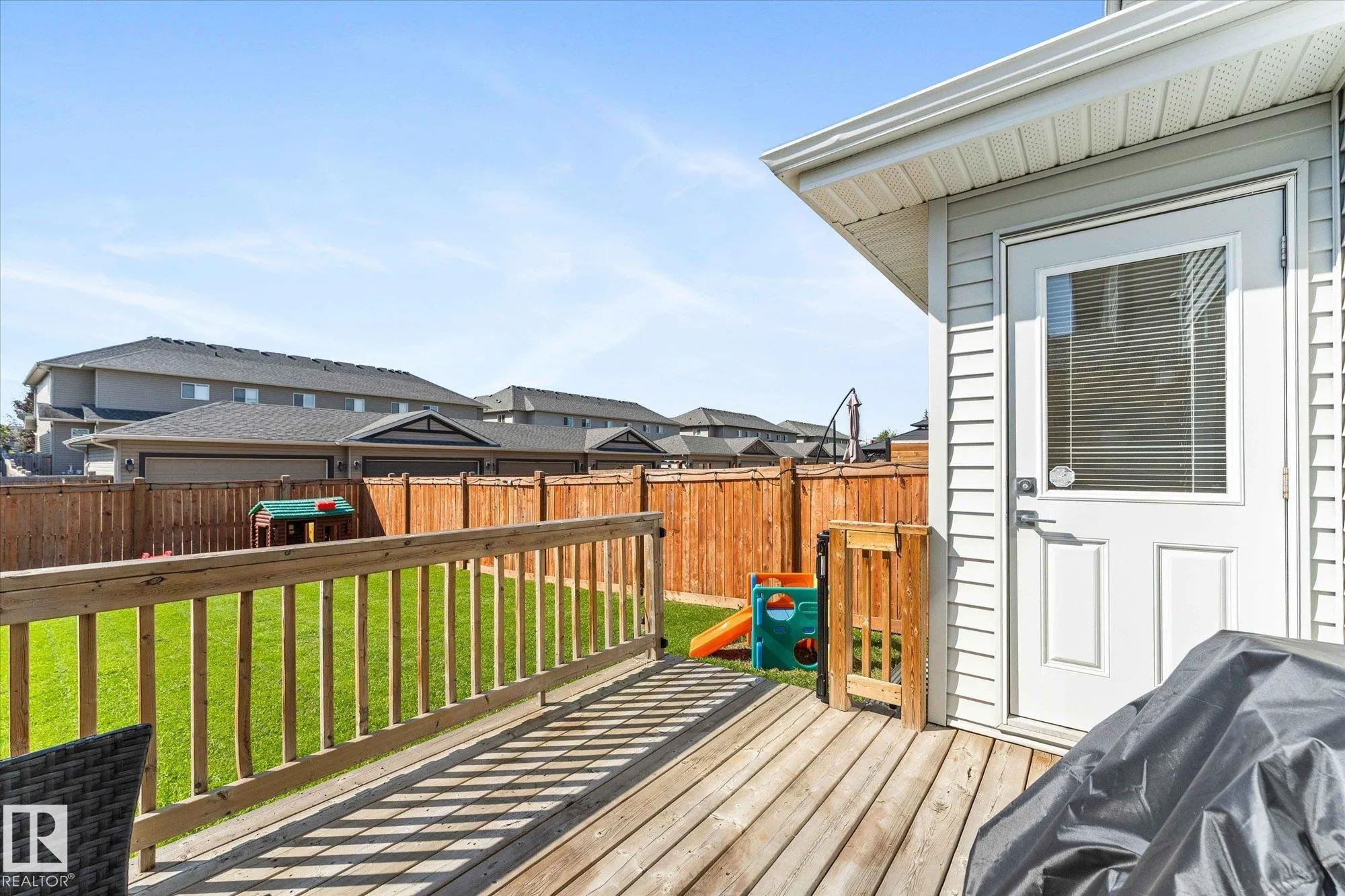 17 MEADOWLAND Crescent