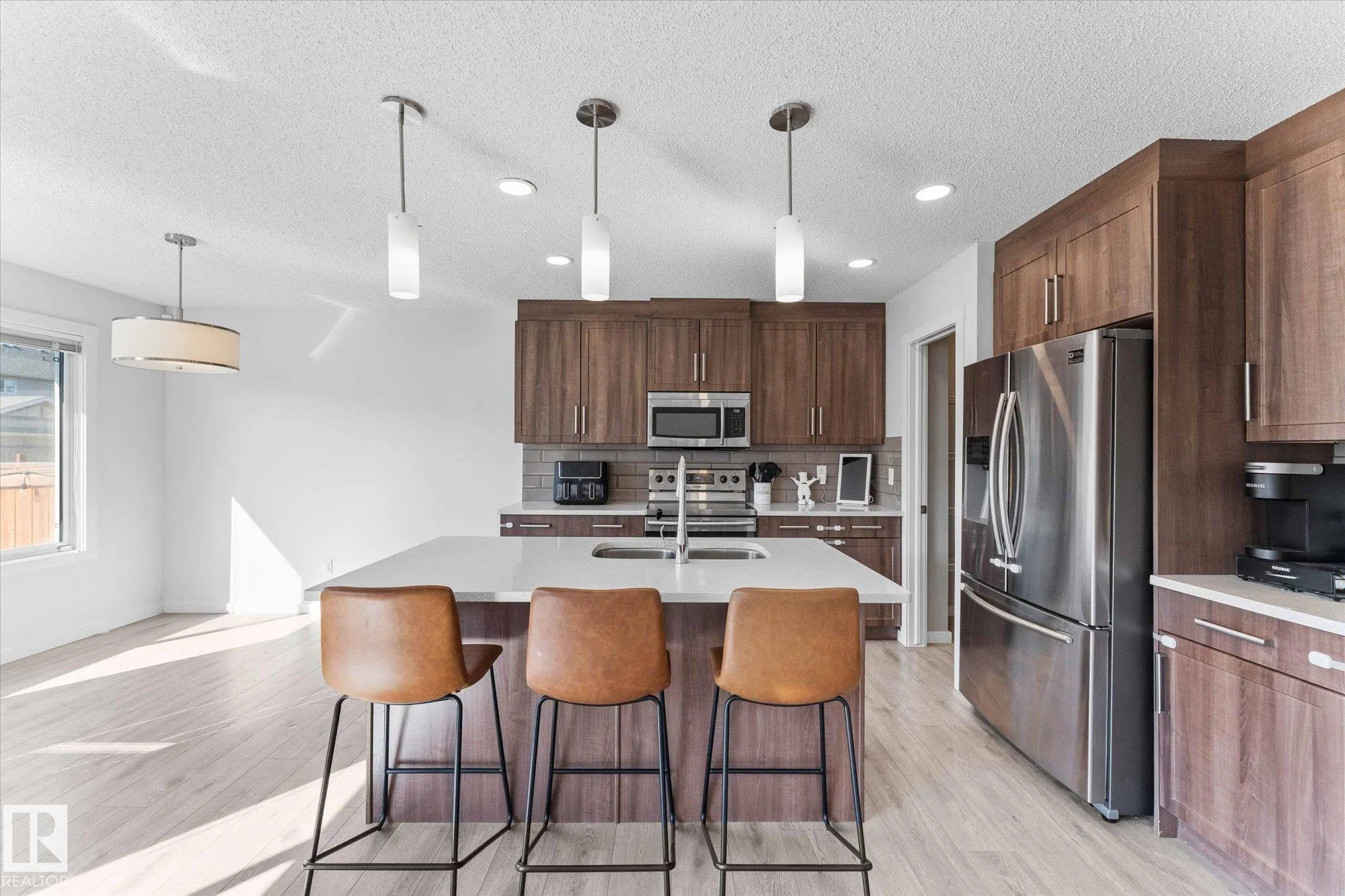 17 MEADOWLAND Crescent