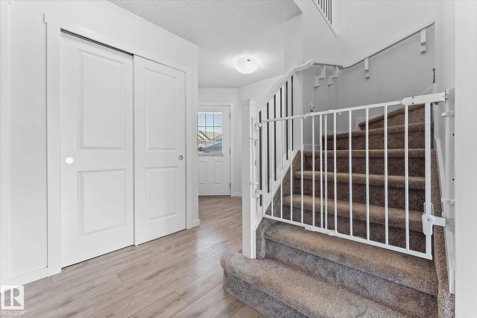 17 MEADOWLAND Crescent