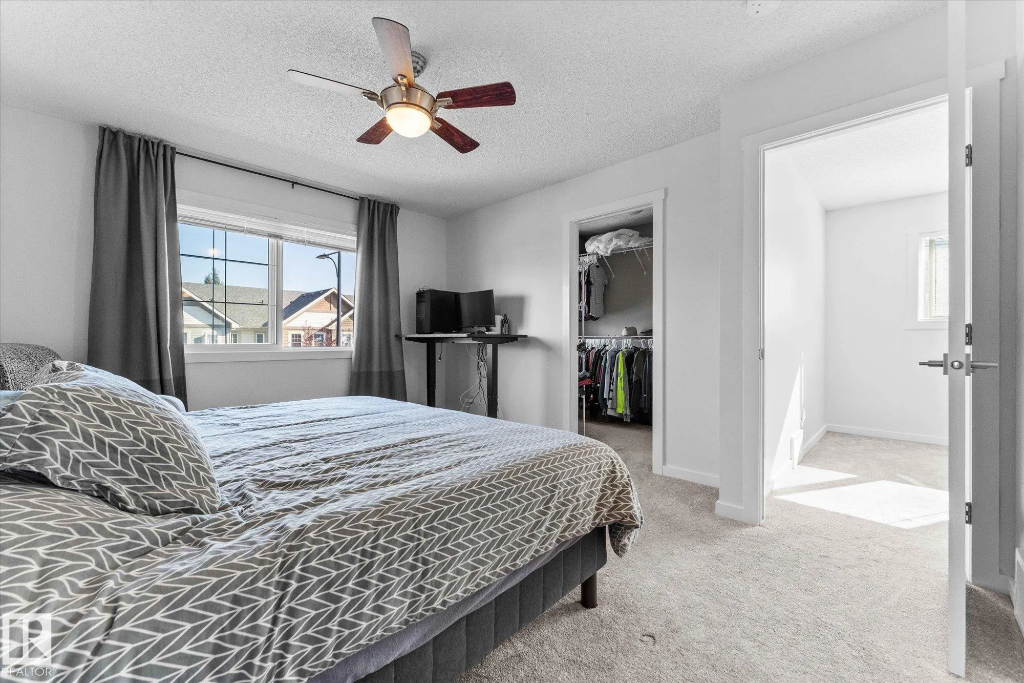 17 MEADOWLAND Crescent