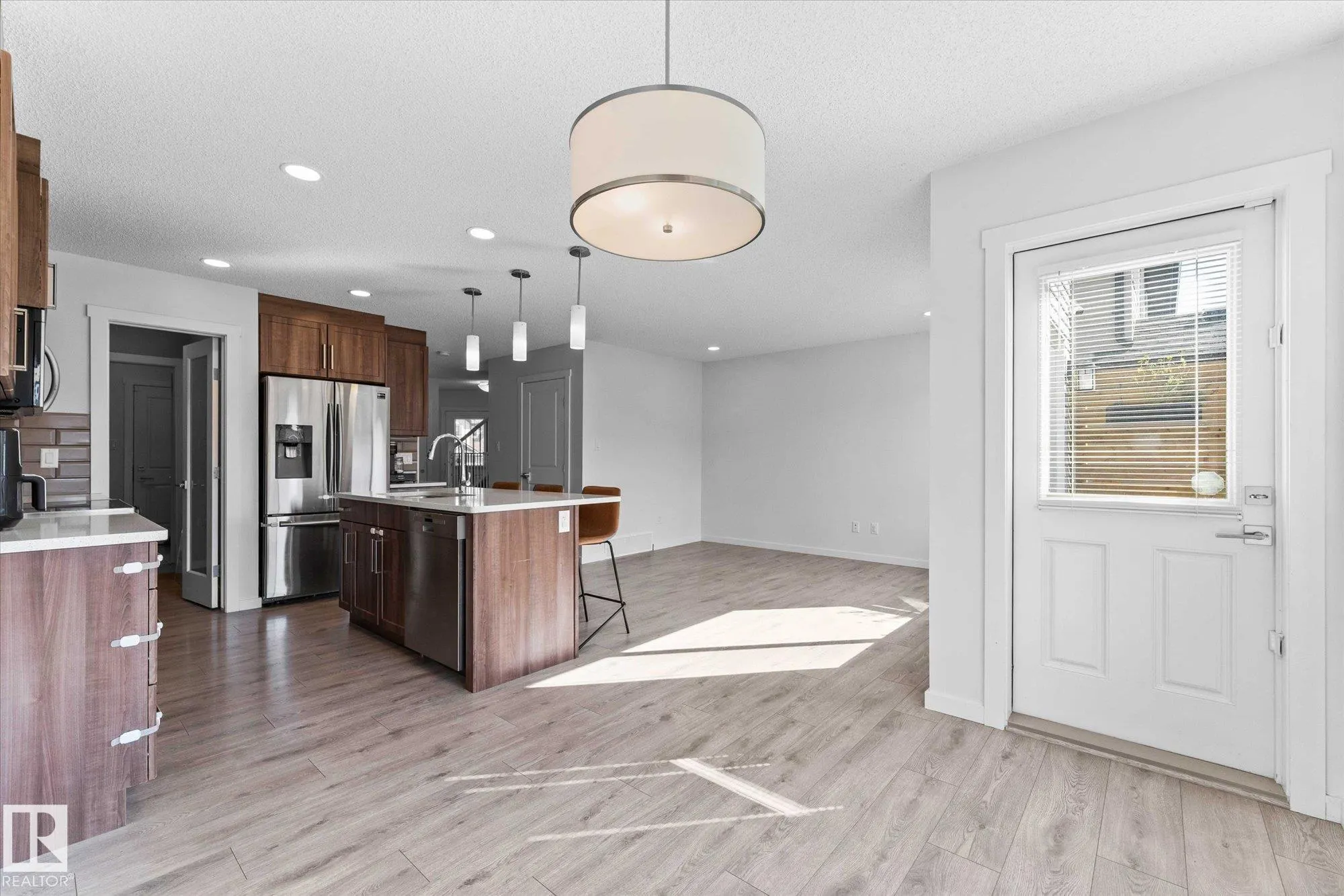 17 MEADOWLAND Crescent