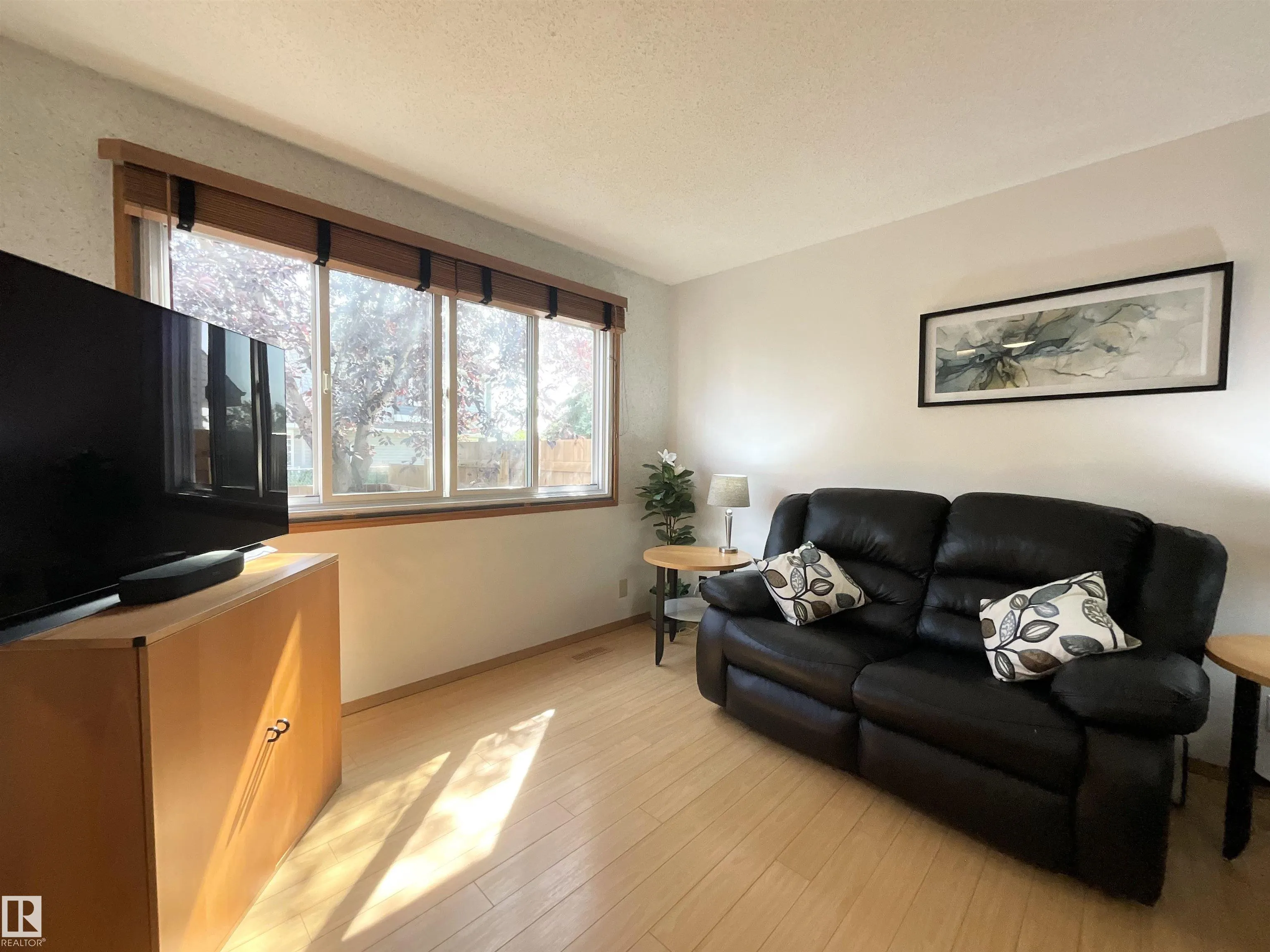 9 MCLEOD Place
