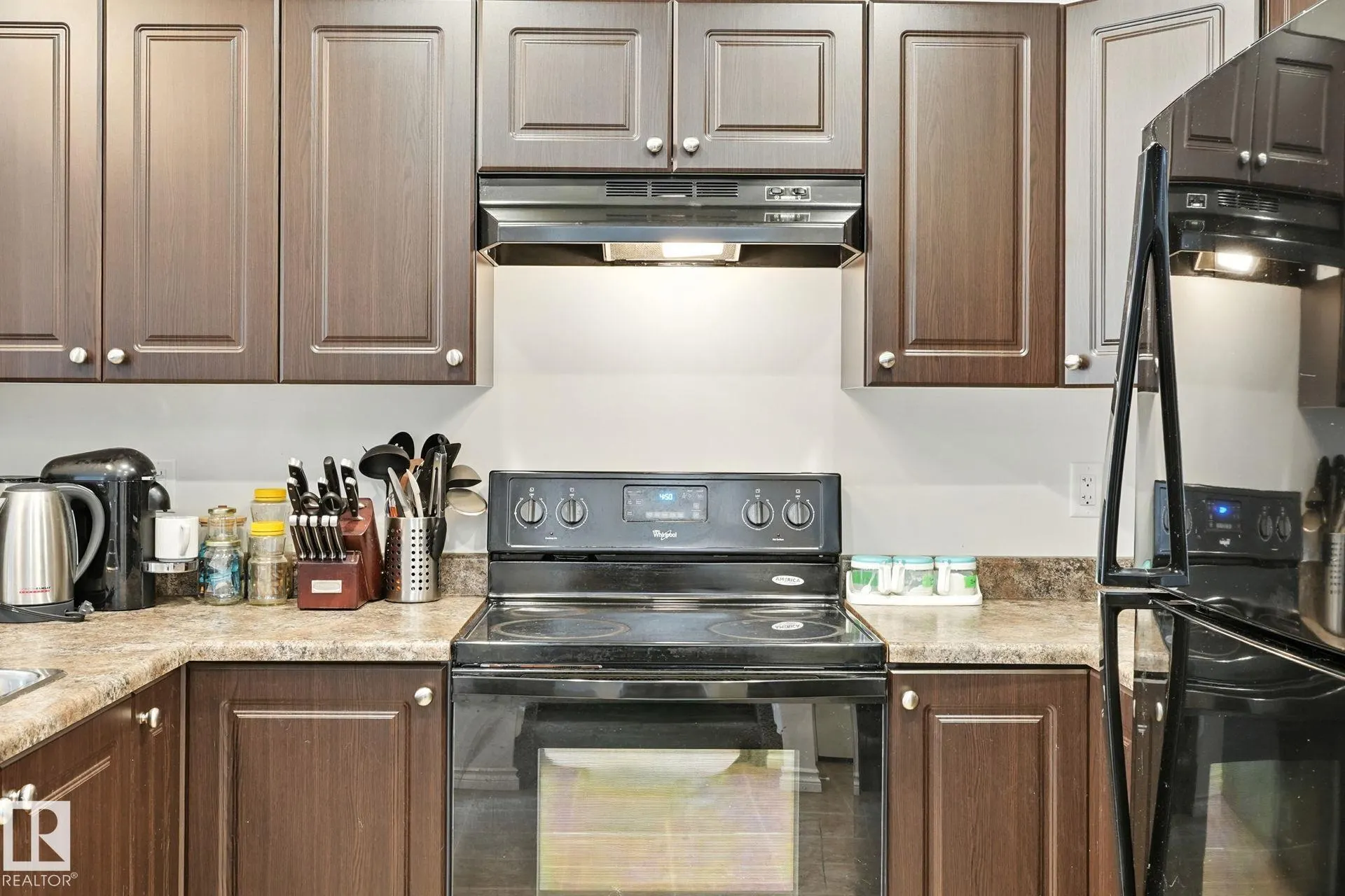 1524 GRAYDON HILL