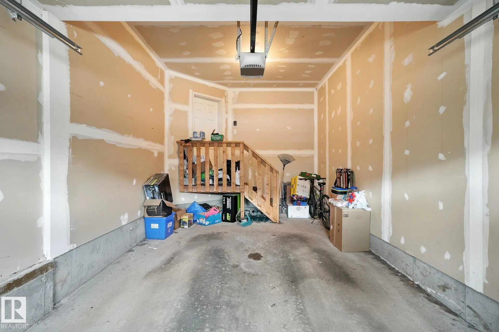 1524 GRAYDON HILL