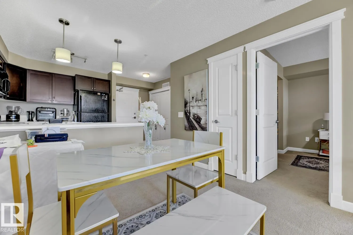 3715 Whitelaw Lane