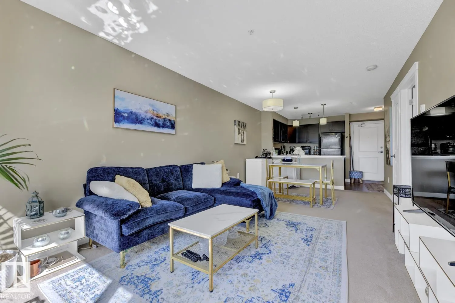 3715 Whitelaw Lane