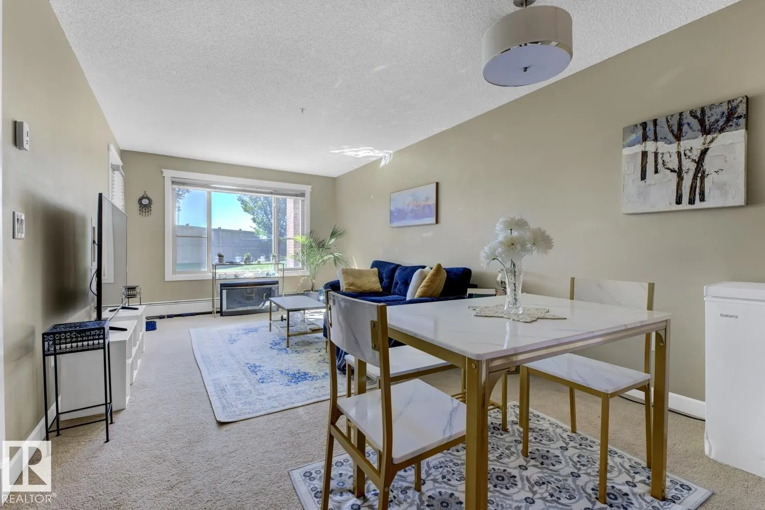 3715 Whitelaw Lane