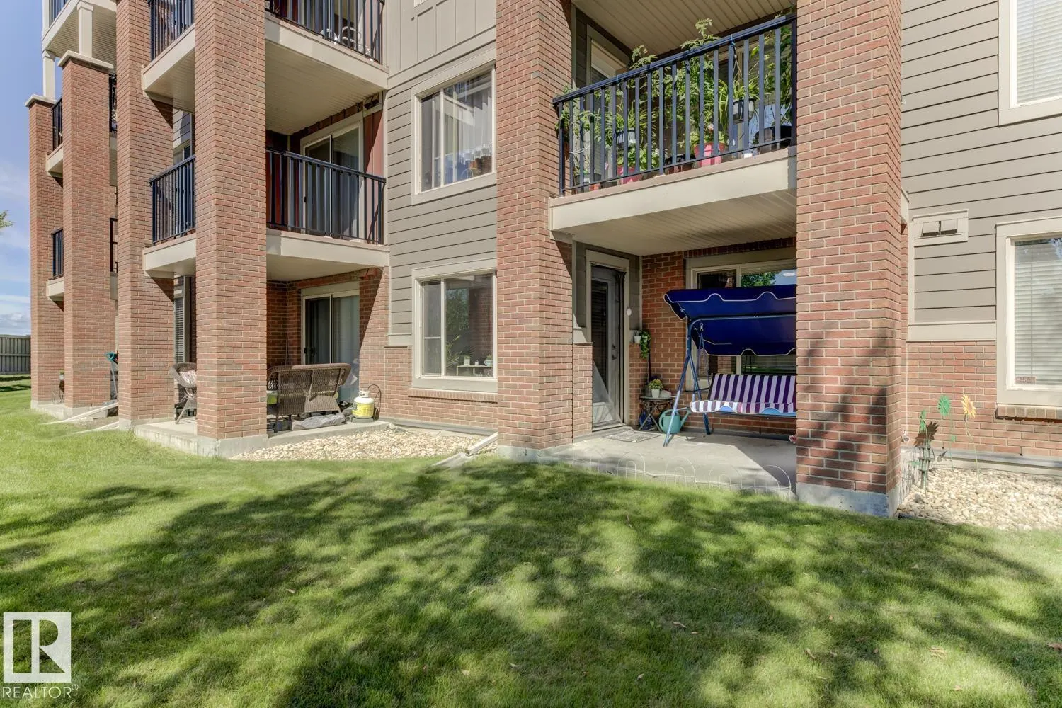 3715 Whitelaw Lane