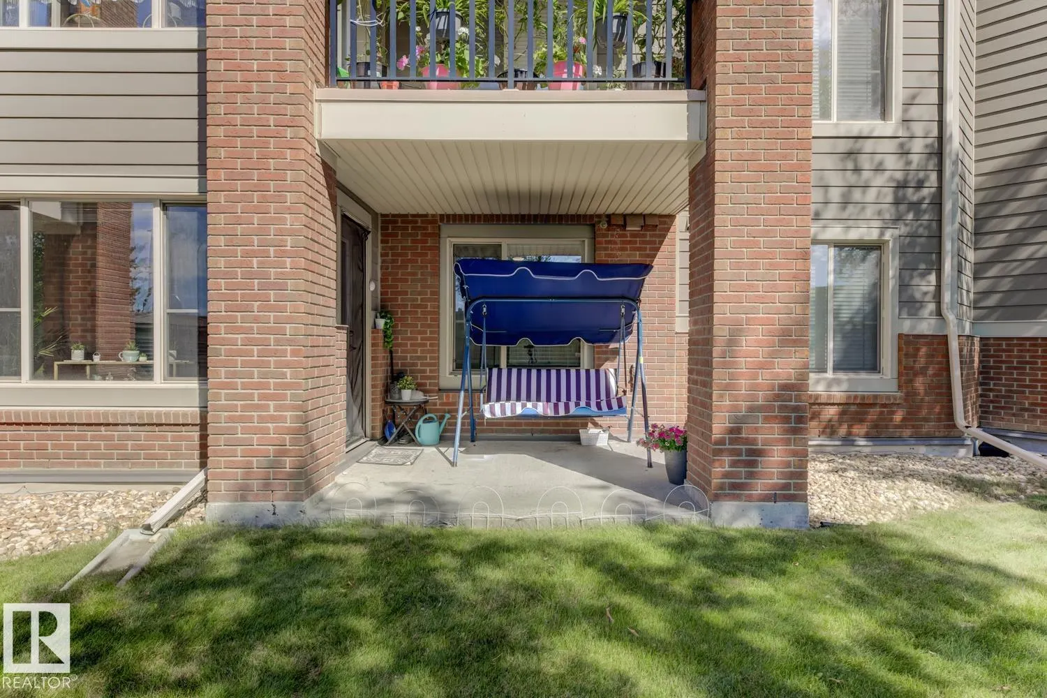 3715 Whitelaw Lane