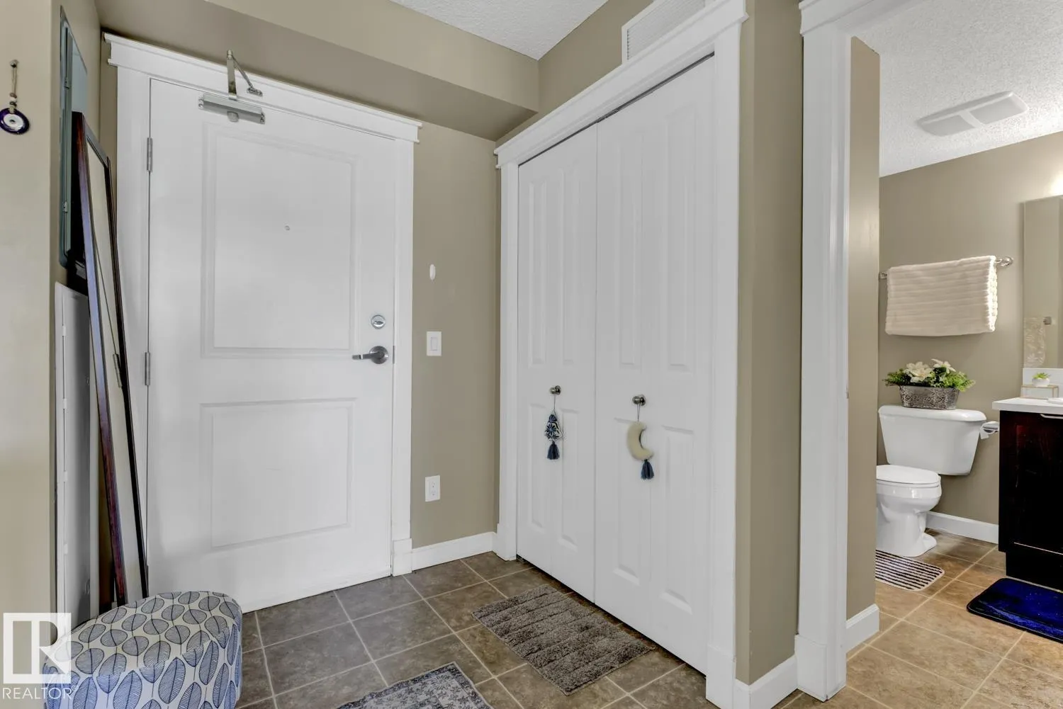 3715 Whitelaw Lane