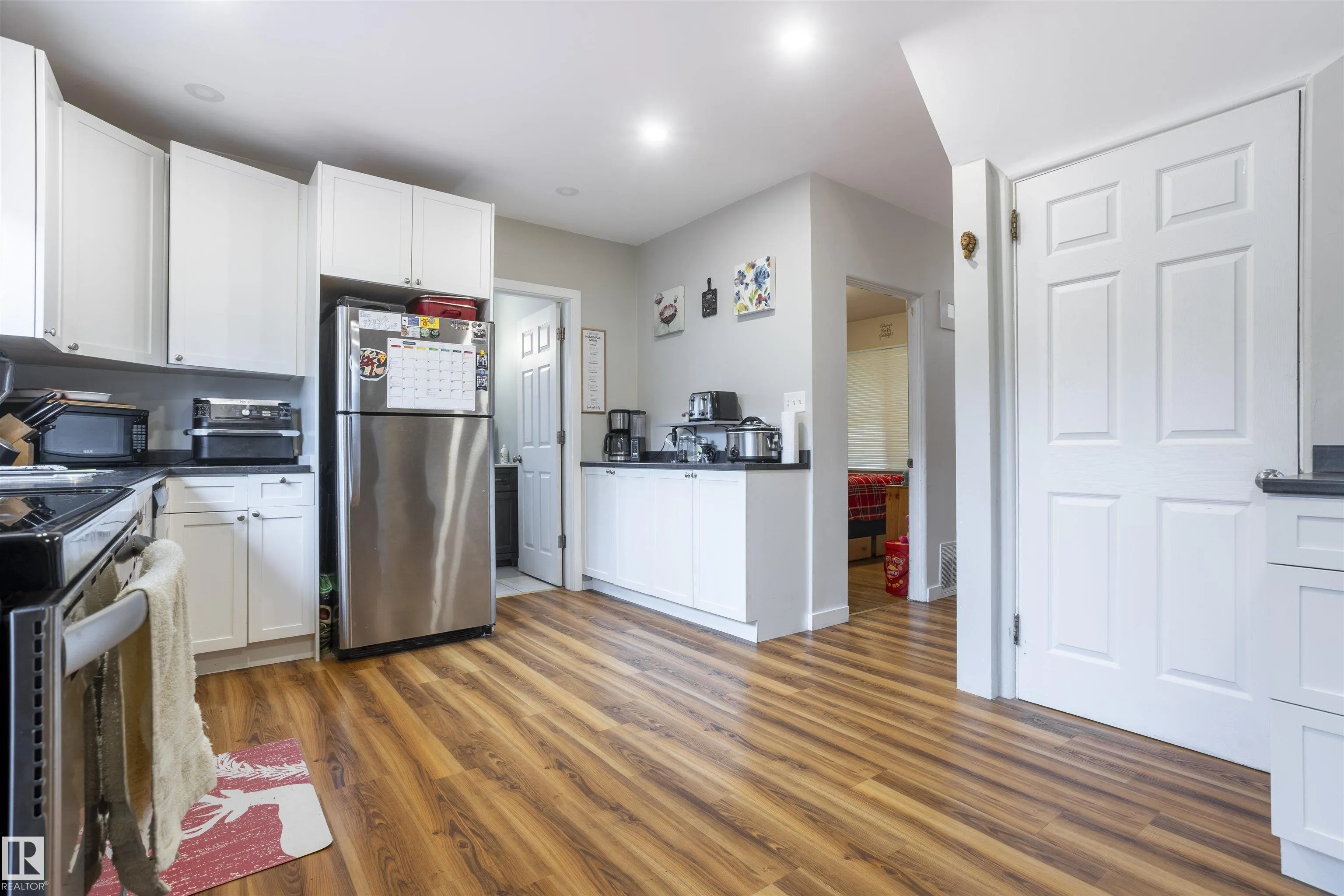 10880 73 Street