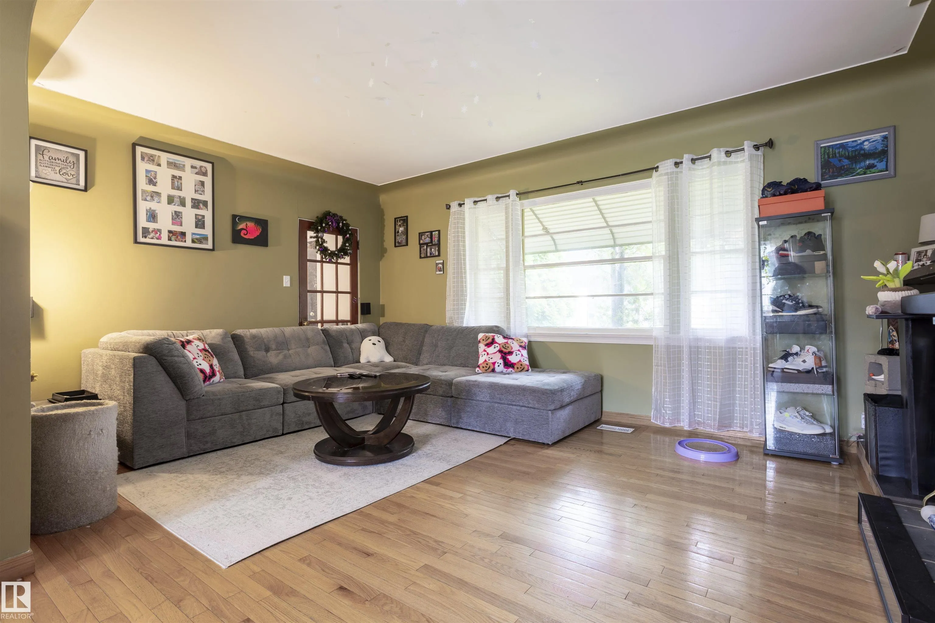 10880 73 Street
