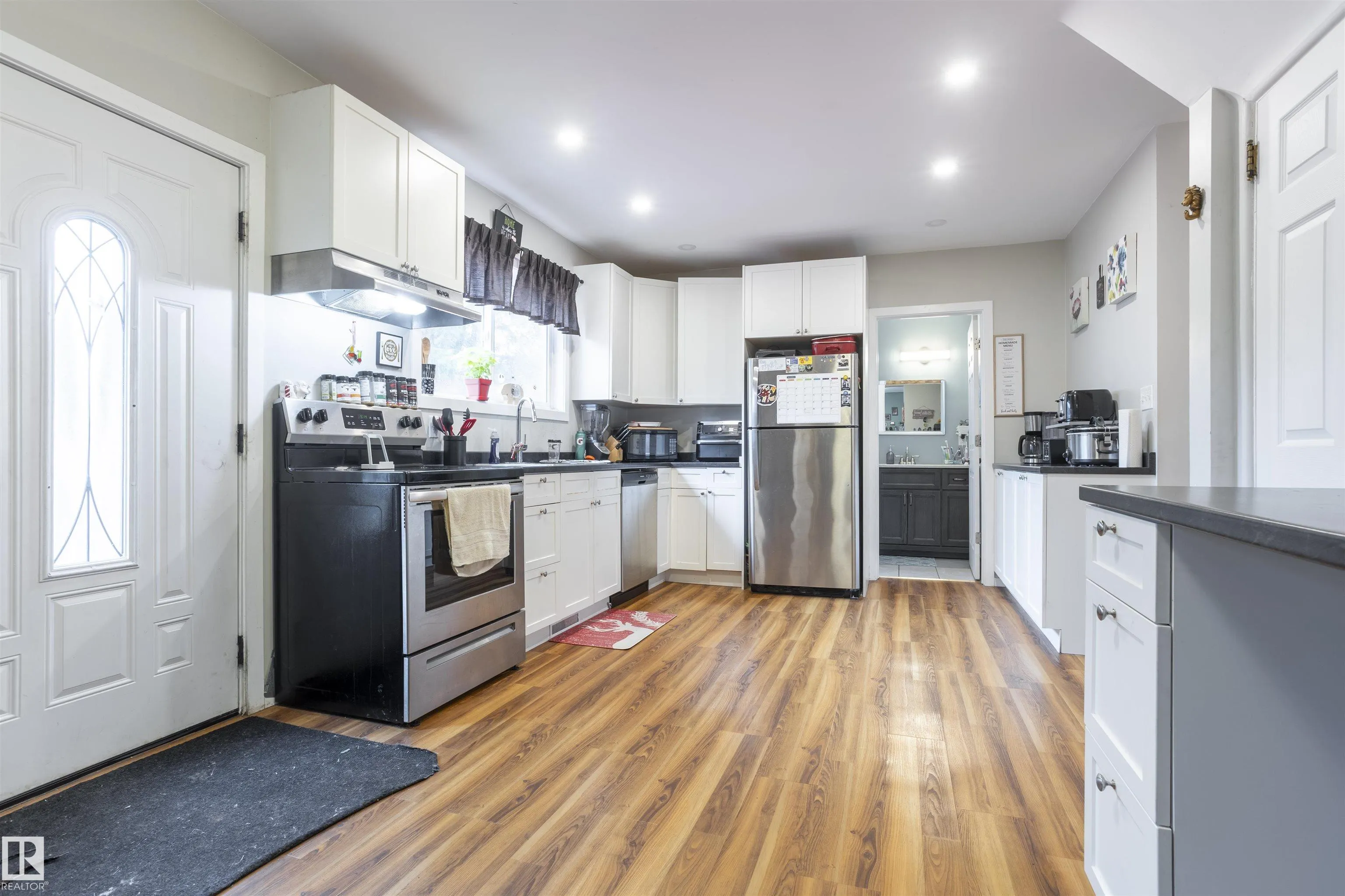 10880 73 Street