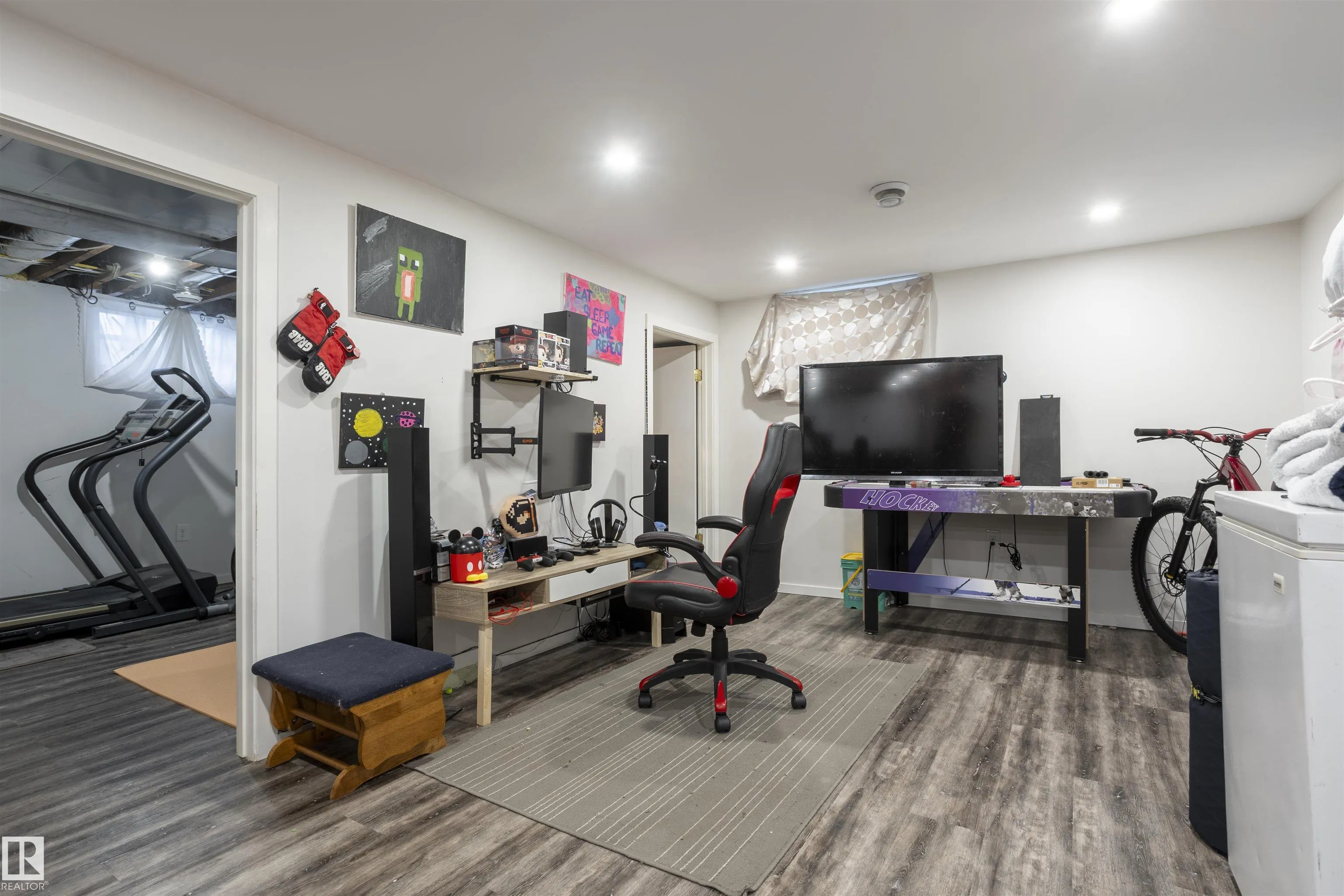 10880 73 Street