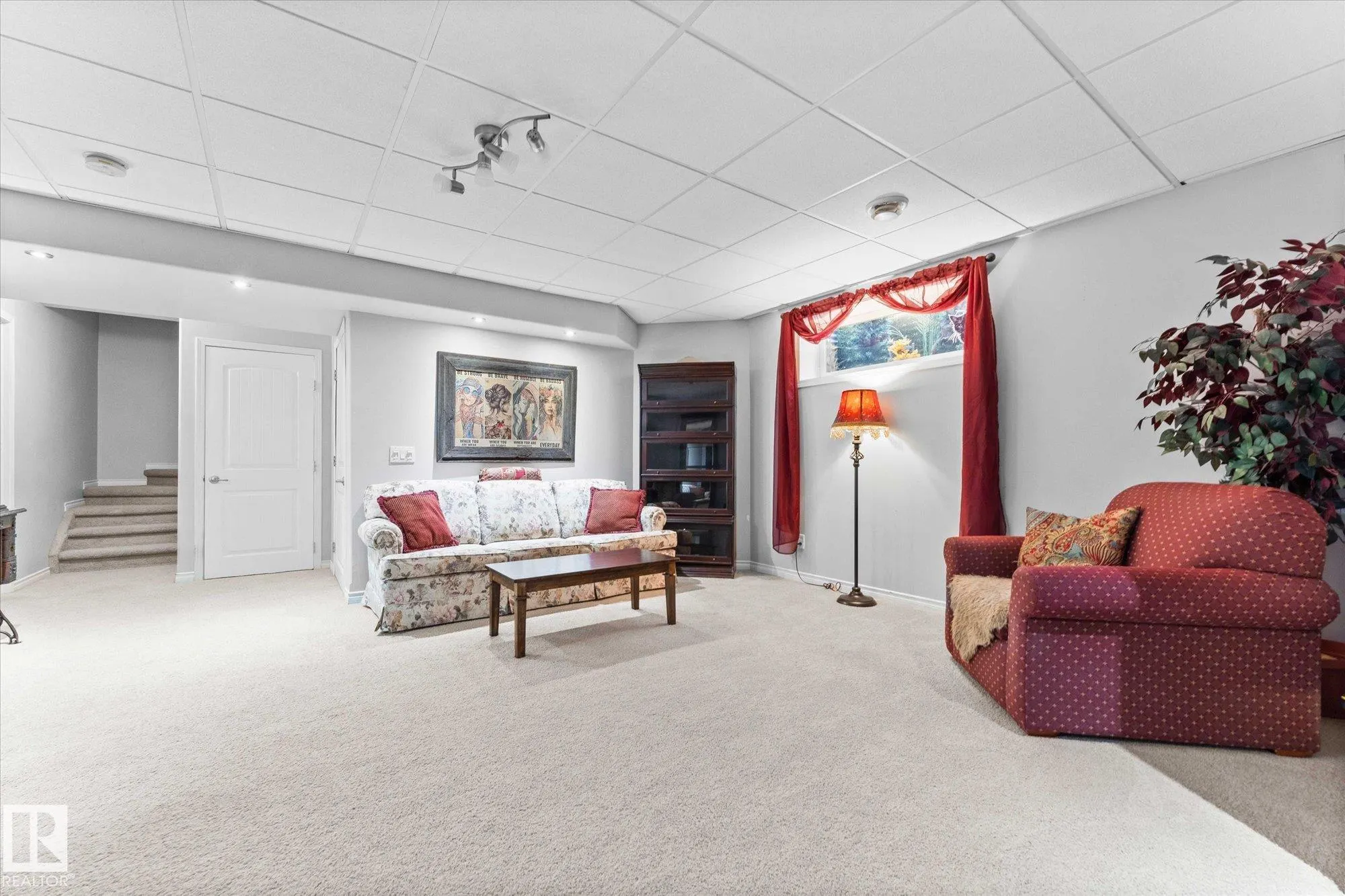 45 LAMPLIGHT Drive